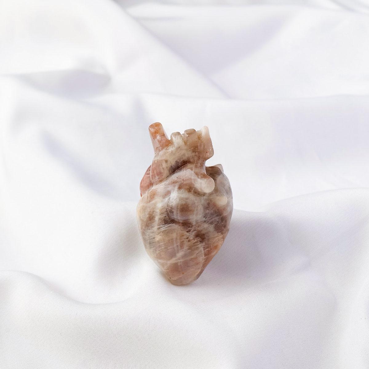 Natural Amethyst Crystal Heart, Crystal Carvings, 1 Count Amethyst Properties Feng Shui Love Druzy Reiki Meditation Ornament, Home Decor Spiritual Ornament