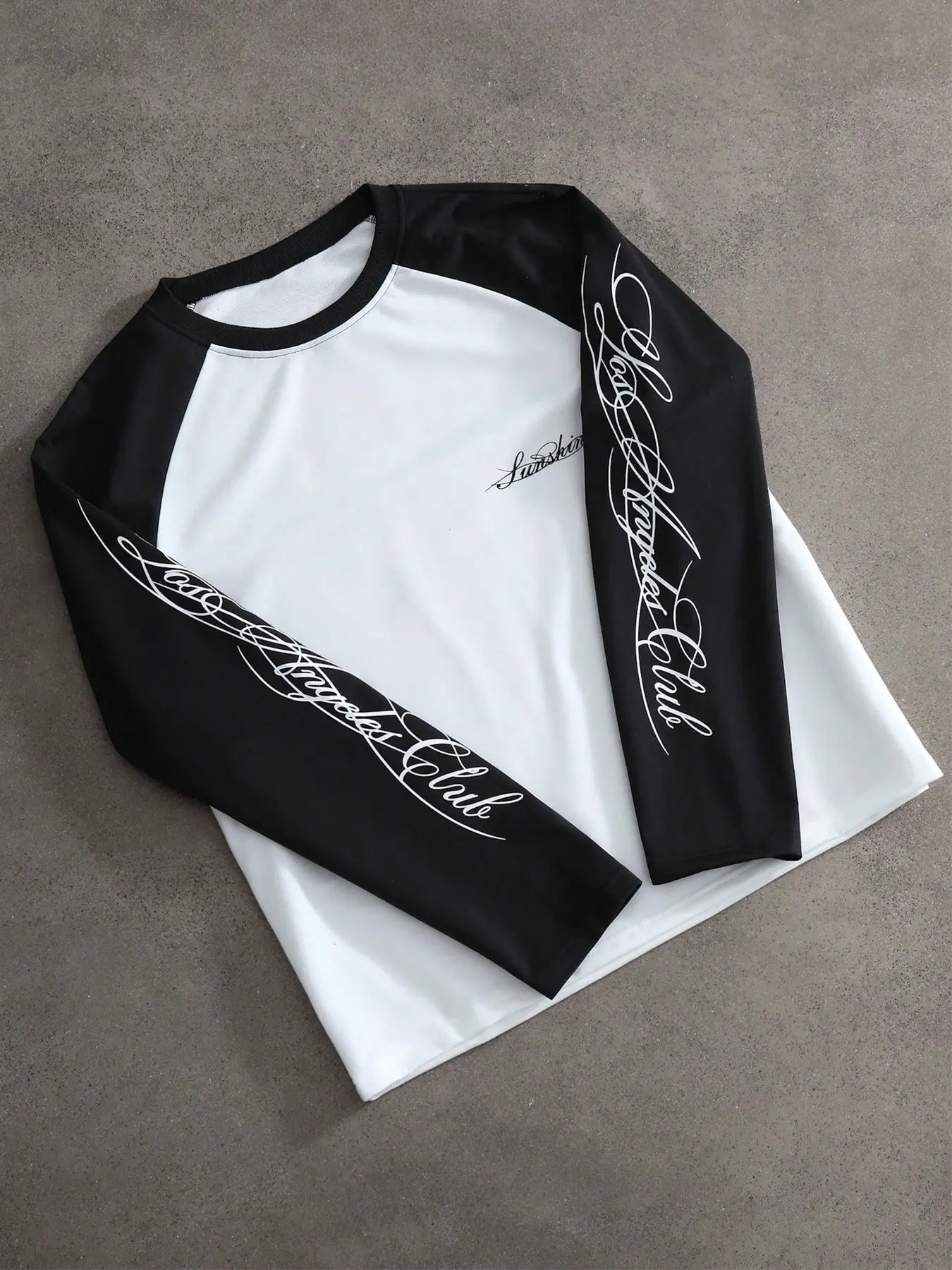 Vintage Hip-Hop Print Long Sleeve Top, Men's Contrast T-Shirt, Chicano Script Letter Sleeve Print, Casual Loose Fit Streetwear, Streetwear Graphic Top