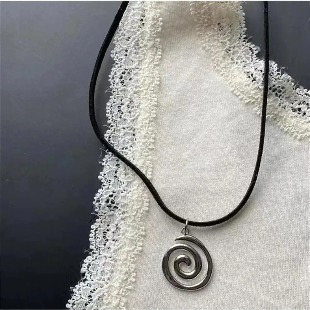 Vintage Spiral Vortex Pendant Hand-woven Leather Rope Necklace for Women Unisex Boho Pentagram Necklace Fashion 2023 Y2K Jewelry