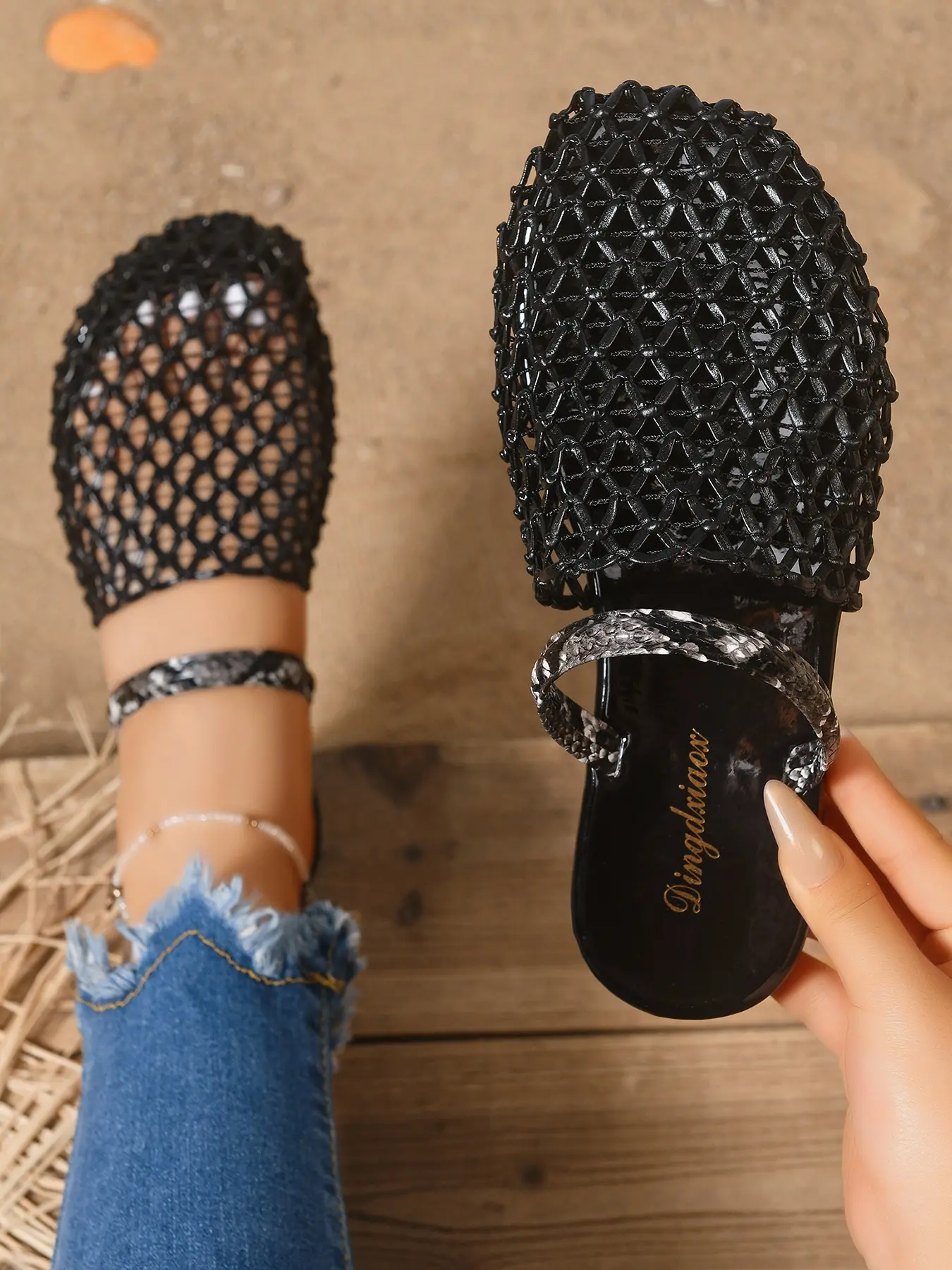 1 Pair Women's Woven Mesh Closed Toe Flat Mules, Snake Print Back Strap Breathable Slides, Lazy Vacation Non-Slip Shoes for Beach & Daily Outings