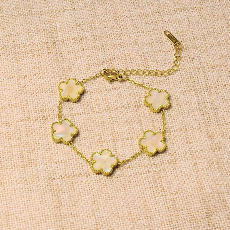 Titanium steel lucky clover five-leaf clover gradient bracelet, light luxury and high-end feel, popular stainless steel jewelry for women