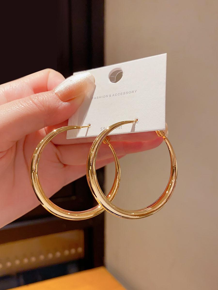 High-end and elegant circular ear ring earrings, women's European and American exaggerated, simple and cold style earrings, niche