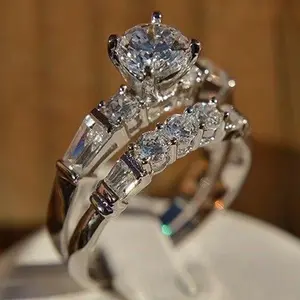 Hot Selling Minimalist Zircon Couple Rings European American Style Inlaid Stones Fashion Engagement Promise Wedding Finger Jewelry