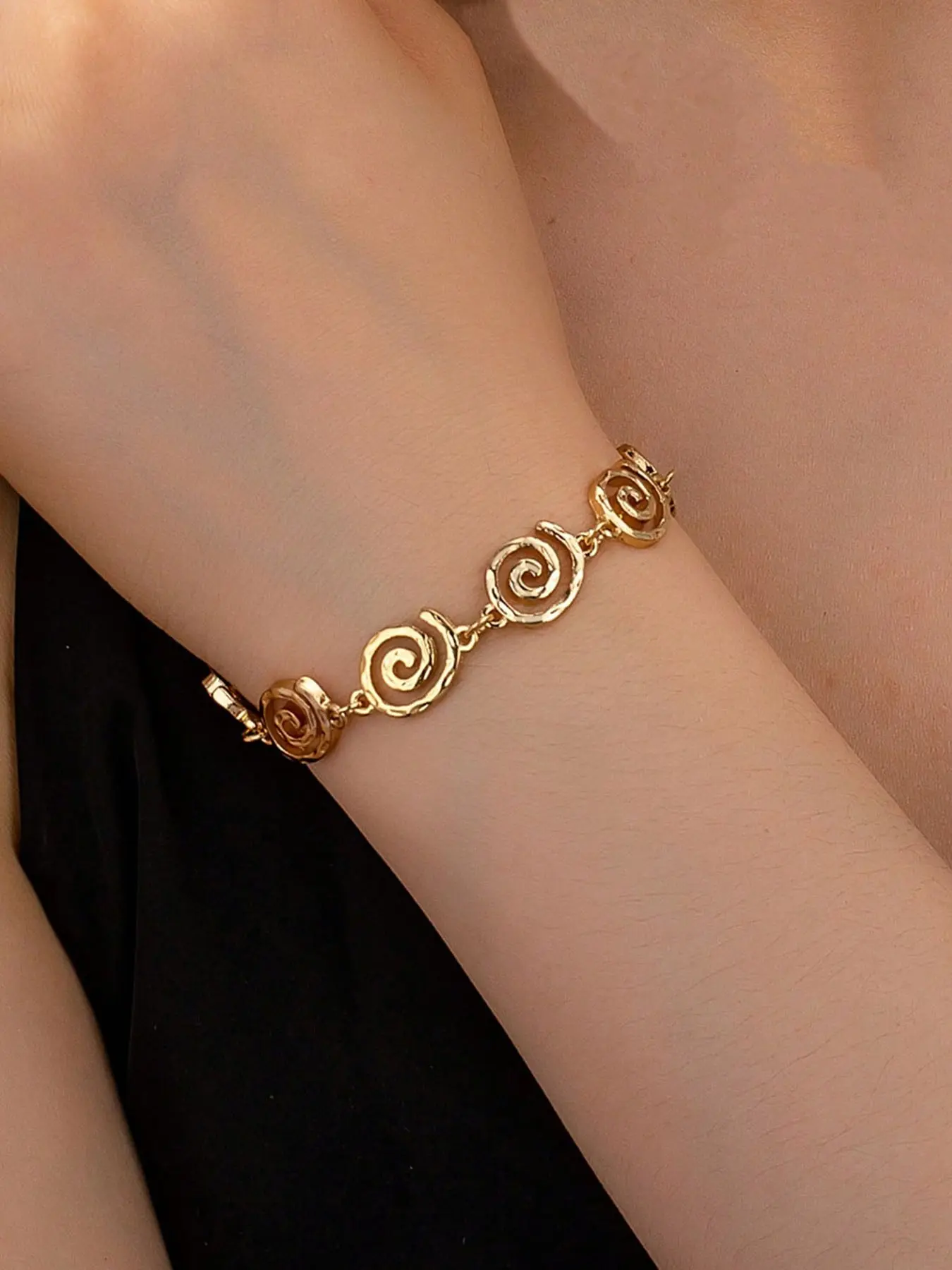 Elegant Women's Bracelet, Vintage Spiral Design, Symbolic Jewelry, Daily Wear Accessory, Perfect Gift for Girlfriend, Alloy Chain Bracelet