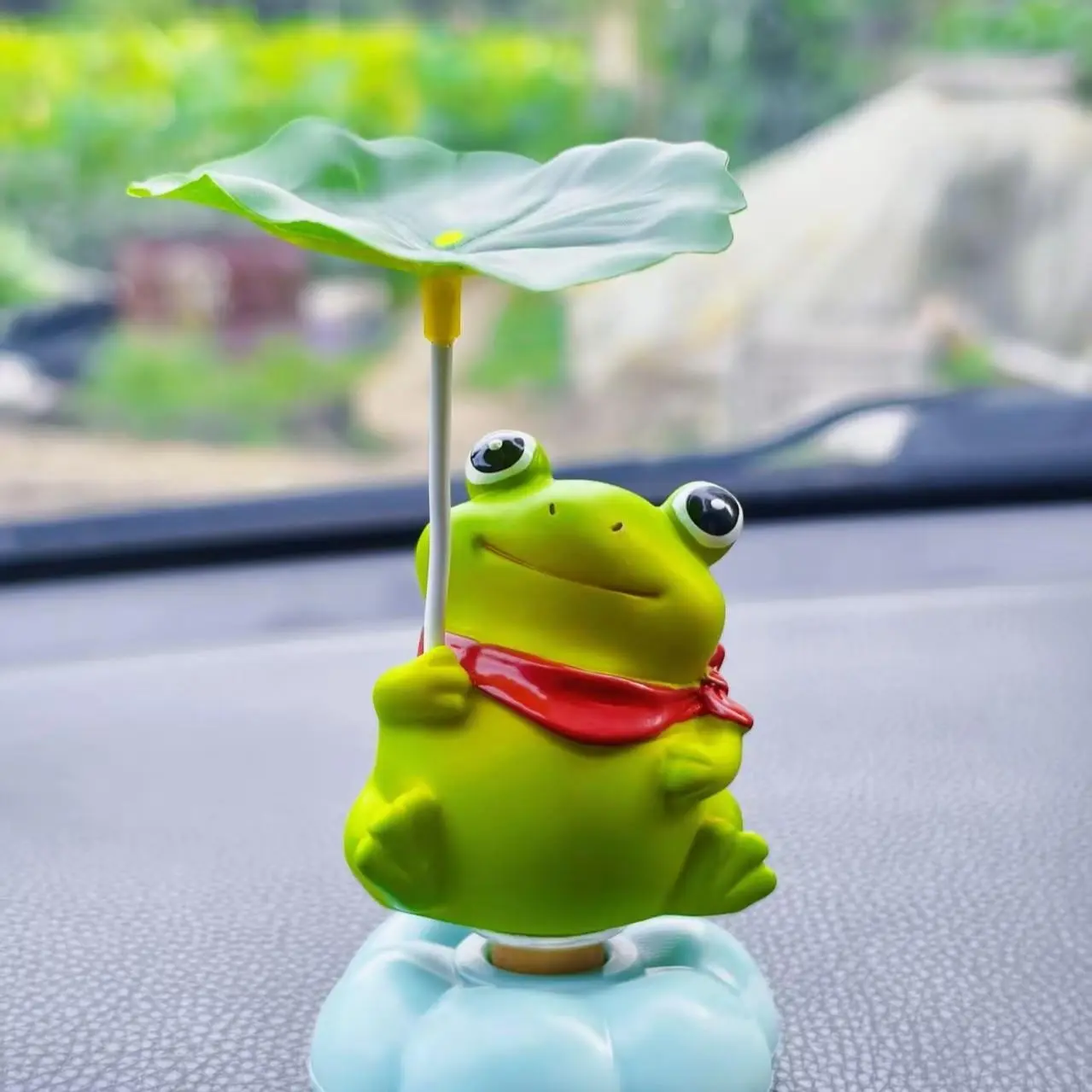 New Cute Rotating Fun Frog Ornament for Home Decor, Car Dashboard Decoration, Novelty Gift Item, Perfect for Any Occasion