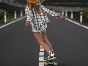 Skateboards for Beginners Adults Youths Teens Kids Girls Boys 31 Inch Pro Complete Skate Boards 7 Layer Canadian Maple Double Kick Concave Longboards