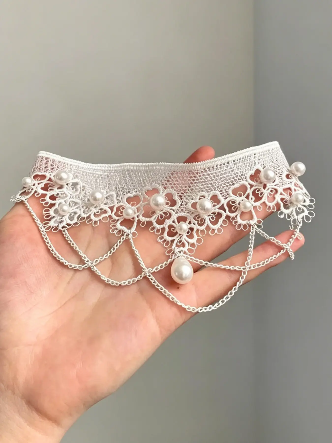 1 Piece Imitation Pearl White Lace Choker Necklaces Bridal Jewelry Women Wedding tattoo Tassel Punk Style Lace Pendant Choker Necklace Chain Decorative Necklace