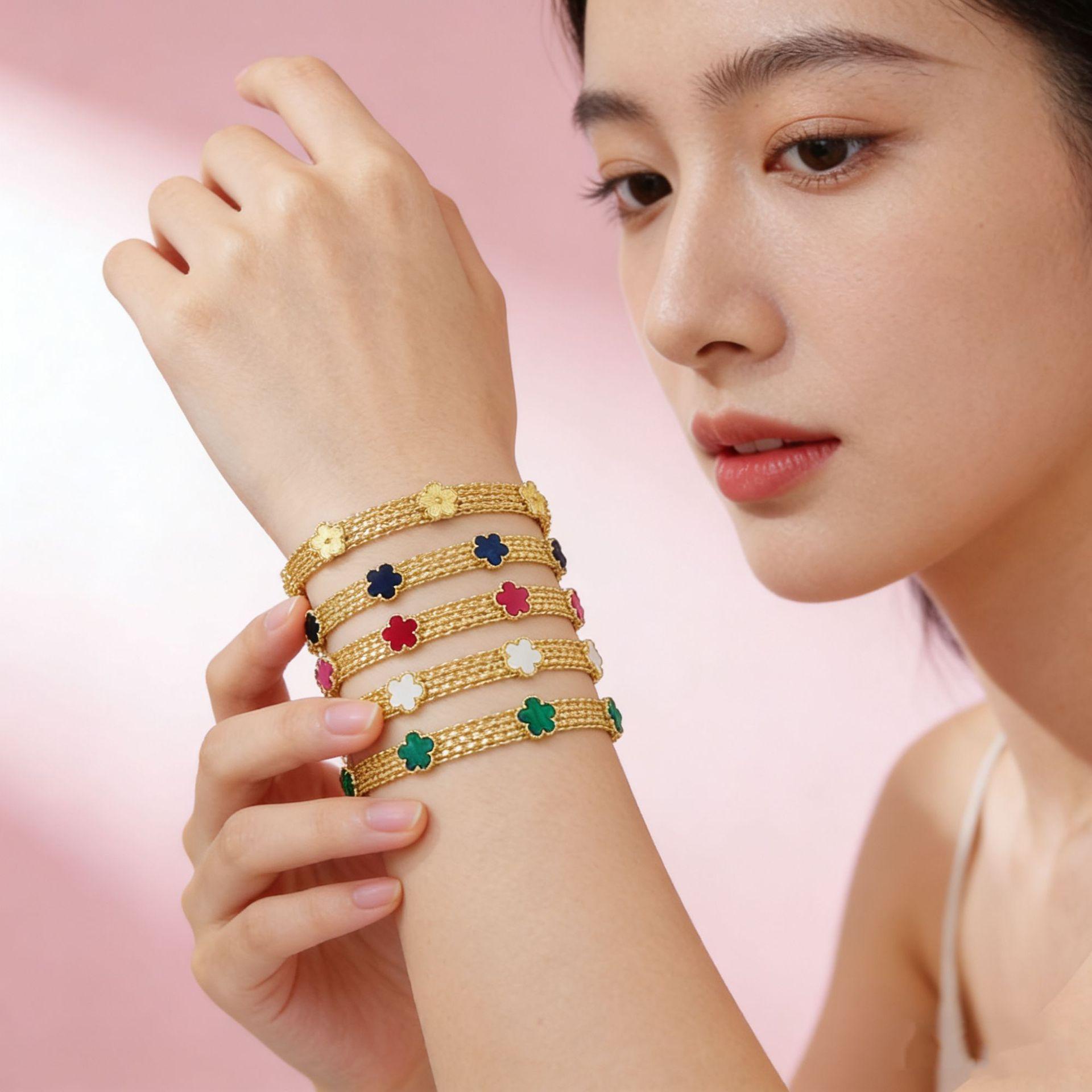 Colorful Clover & Five-Leaf Lucky Bracelet for Women, White Shell Inlaid Design, Trendy Y2K Aesthetic Fashion Jewelry, Dainty & Versatile for Daily Wear, Parties & Holiday Gift Giving