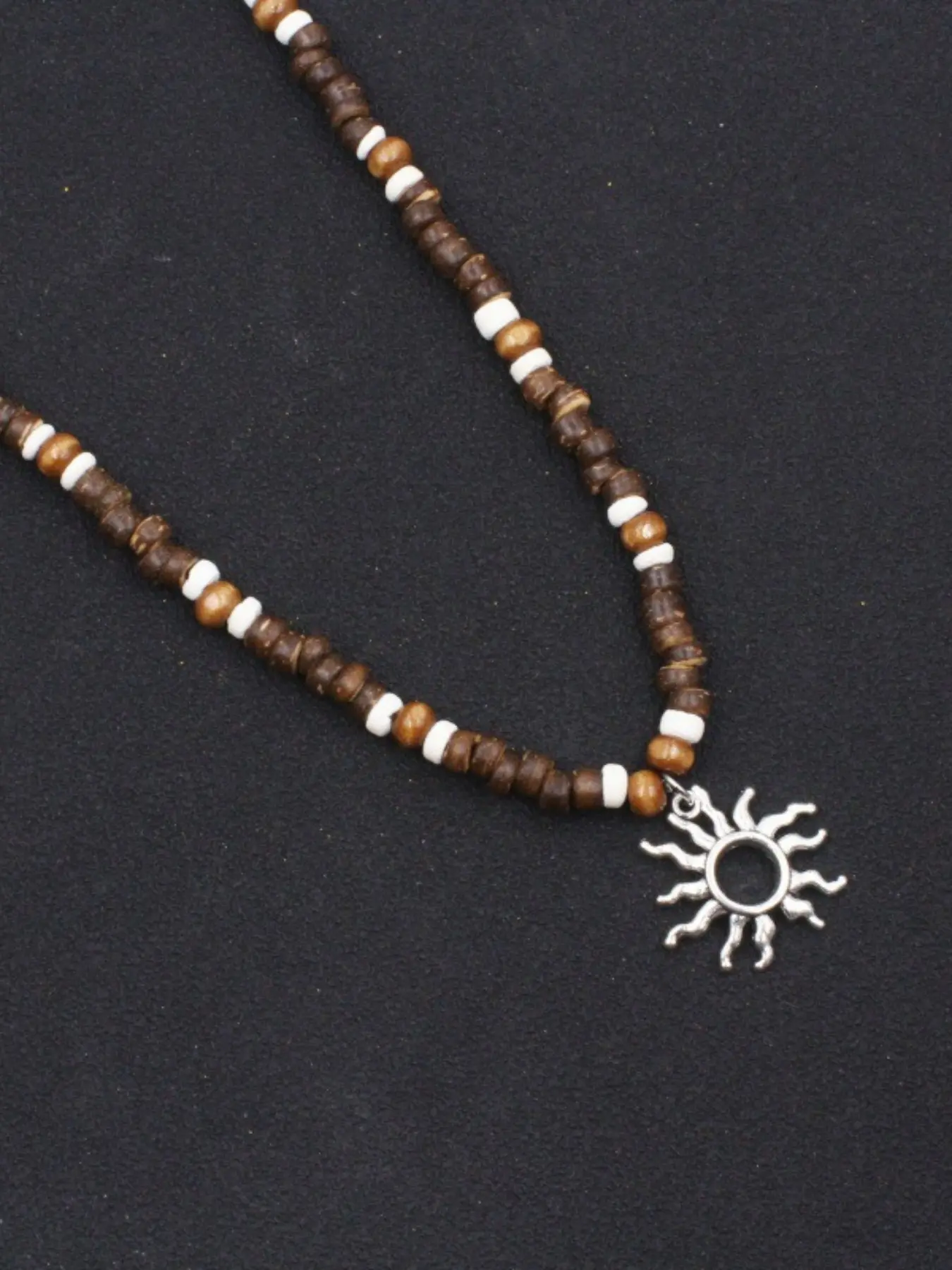 Sun Totem Wooden Bead Necklace for Men, American Vintage Hippie Ethnic Style Collar Chain, Unique Fashion Accessory for Daily Wear