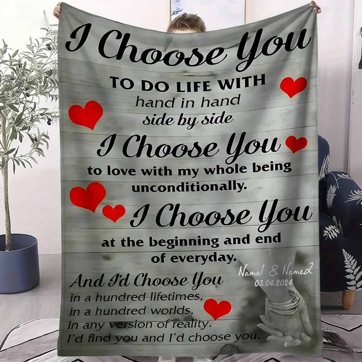 1pc "I Choose You" Love Quote Throw Blanket - Soft Flannel Bedspread with Champagne & Red Lettering, Luxury Bedspread Suitable for Wedding/Anniversary Gift, Cozy Couch Cover or Bedding for Couples, Machine Washable, Sentimental, Cozy Warm Blanket