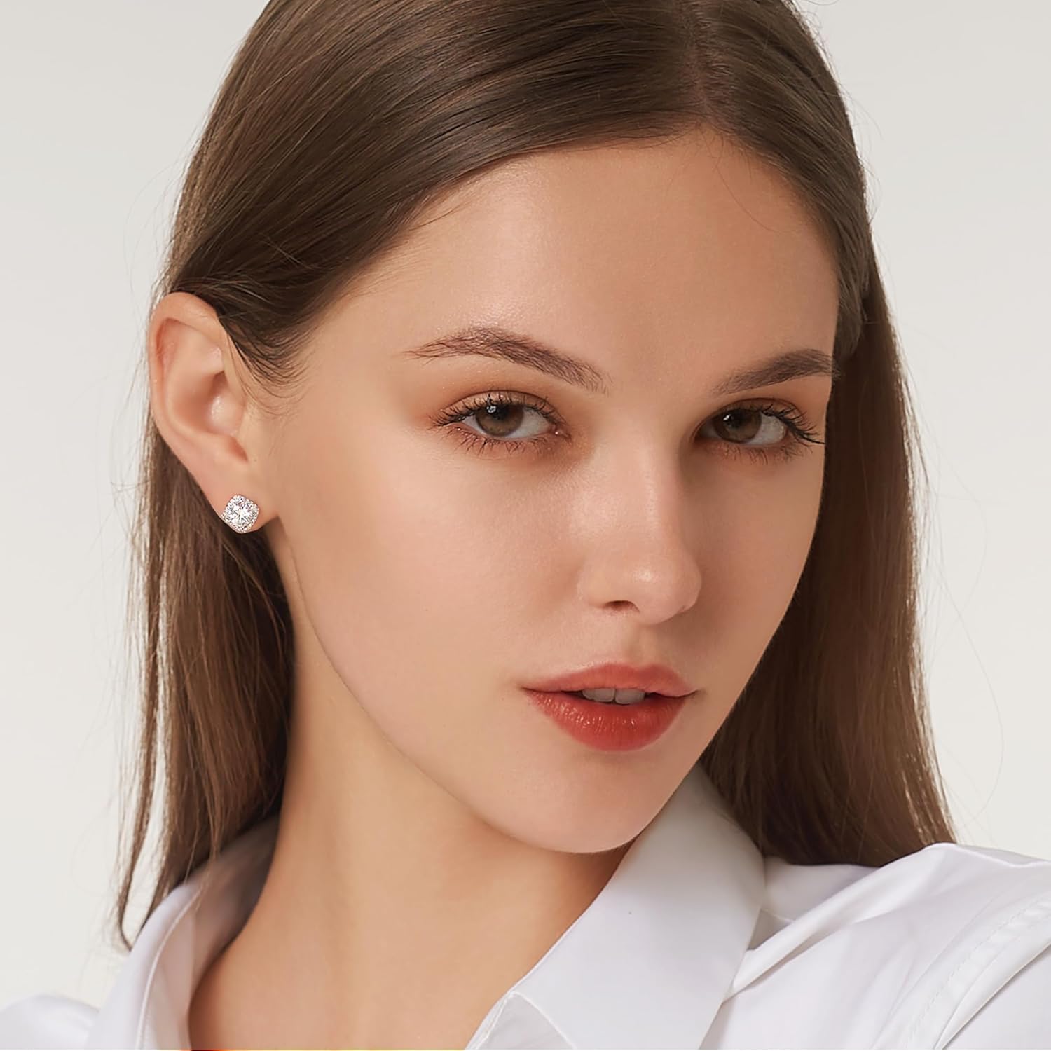 THE WELL KEPT Moissanite Stud Earrings, VVSI Quality D Color Round Cut, Lab Created 925 Sterling Silver with 18K White Gold Plated, Double Halo Design – Idea Gift for Women Men