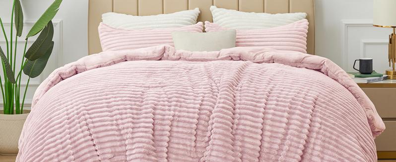 BEDELITE Flannel Comforter Set Super Soft & Warm Fluffy Pink Valentine's Day gift - Elegant Striped Design for Winter - Twin/Queen/King Sizes Machine Washable BEDELITE Flannel Comforter Set Super Soft & Warm Fluffy Pink Valentine's Day gift - Elegant Striped Design for Winter - Twin/Queen/King Sizes Machine Washable