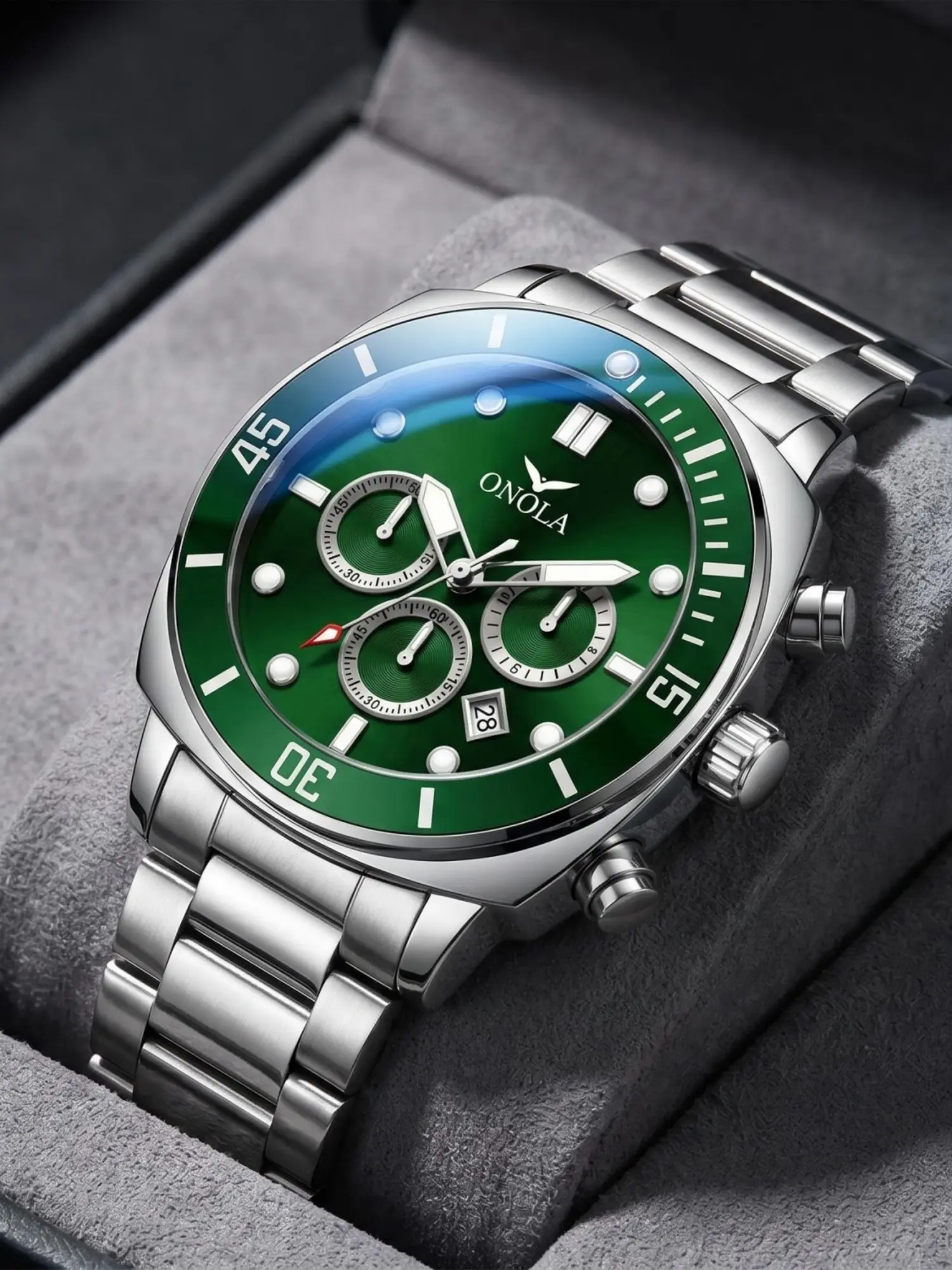 ONOLA Men's Quartz Watch, featuring a rotating chronograph bezel, luminescent dot markers, a date display, and three sub-dials; water-resistant to 30M; stainless steel bracelet; a sporty-business men's watch suitable for daily work, outdoor activities
