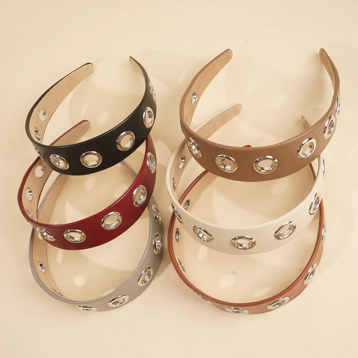 PU Leather Headbands For Women Metal Grommet Eyelet Hollow Wide Hair Bands Pack Retro Punk Gothic Head Hoop Nonslip Hairbands Girls Vintage Aesthetic Concert Party Hair Accessories