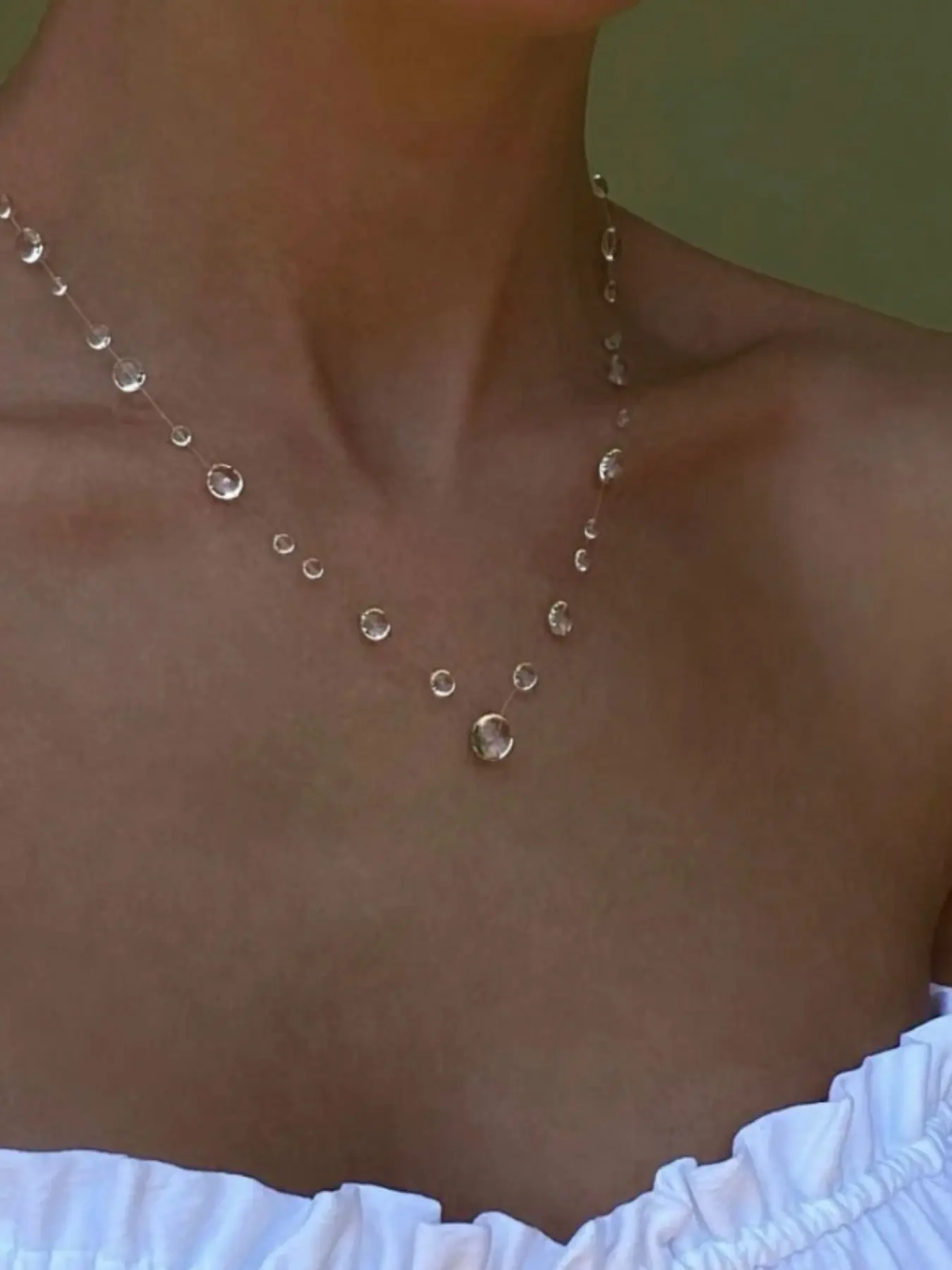 Women's Elegant Fashion Necklace, invisible fishing line gradient teardrop crystal choker necklace, floating clear water drop cubic zirconia clavicle chain, french soft pure desire minimalist dainty layering neck jewelry