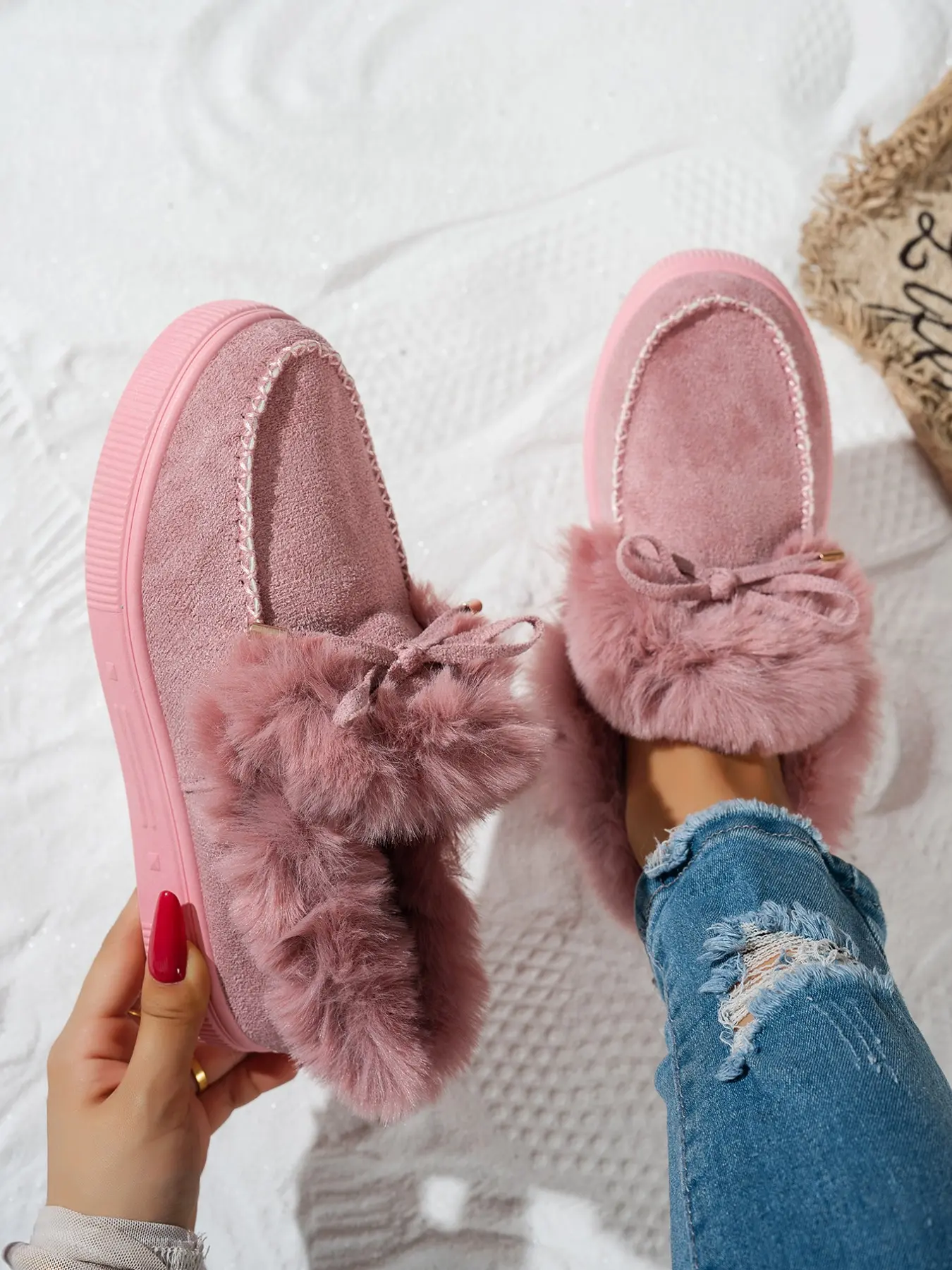 Winter New Thickened Fleece Snow Boots, Slip-On Women's Casual Warm Footwear, Trendy One-Step on Design, Perfect for Cold Weather, Casual Fashion Boots, for Christmas, Xmas