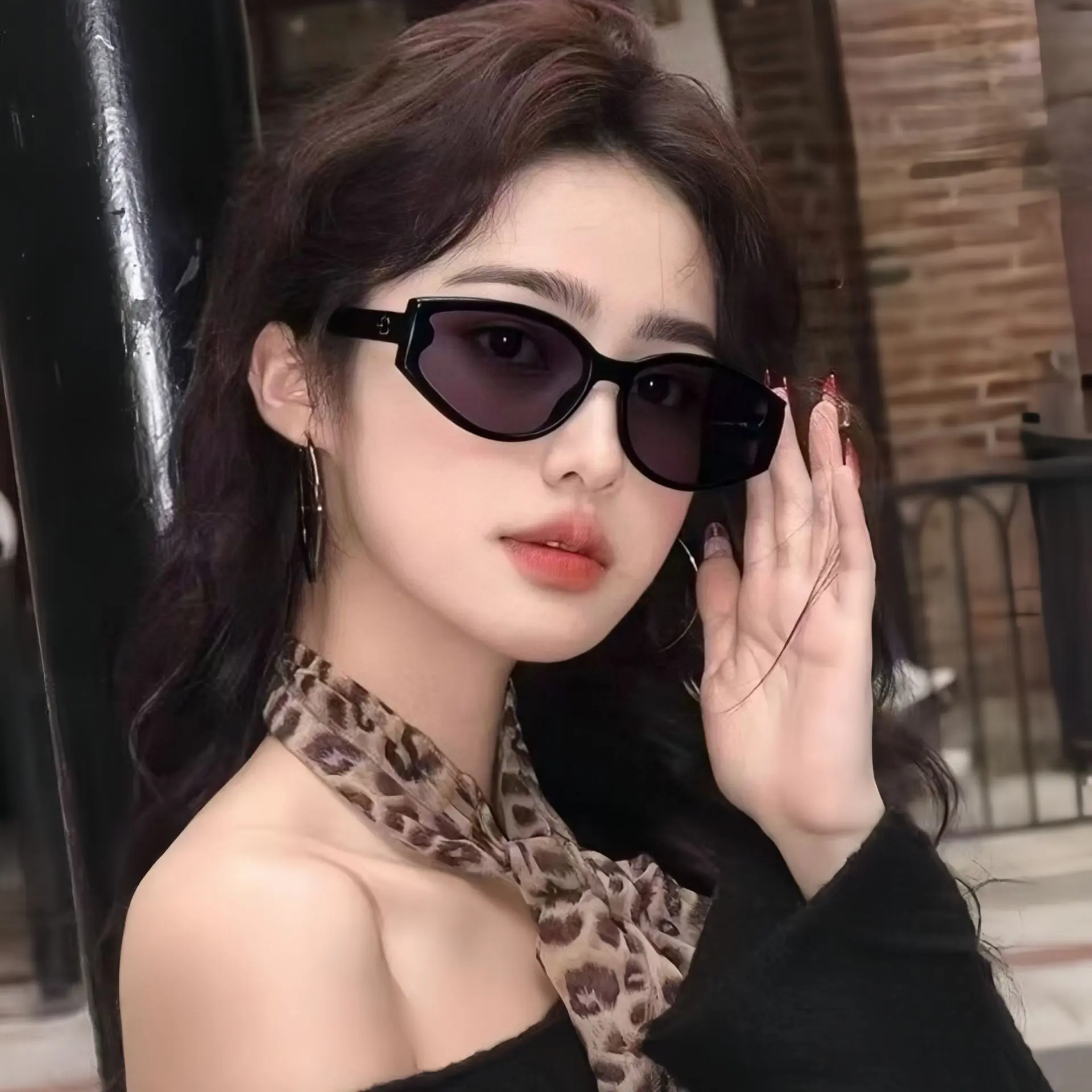 Modern Flat-Lens Cat-Eye Sunglasses Eyewear Shades