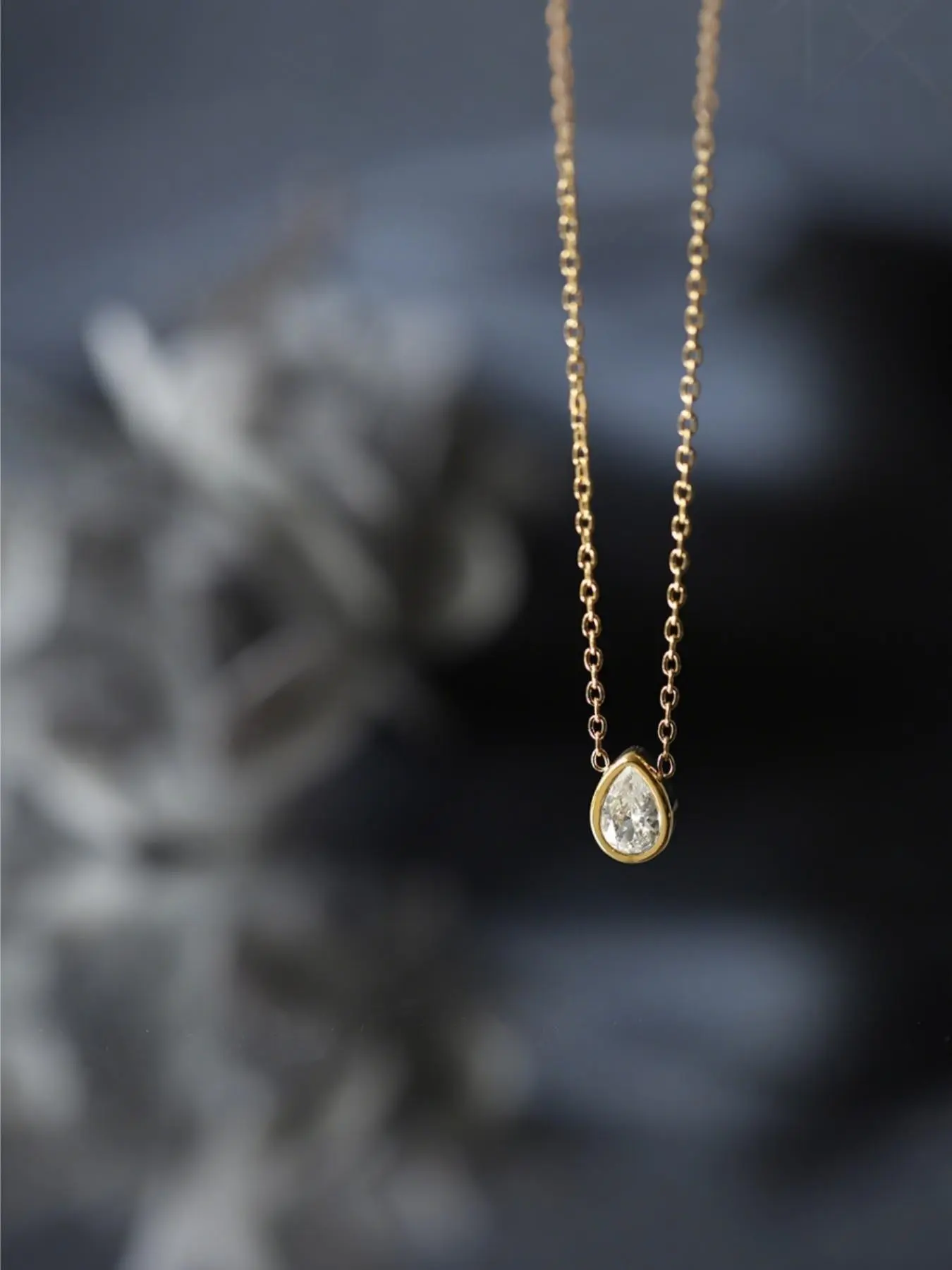 Teardrop Pear Shape Single Diamond Zircon Necklace, Simple Chain Collarbone Pendant, Waterproof Layered Neckpiece, Luxury Gift