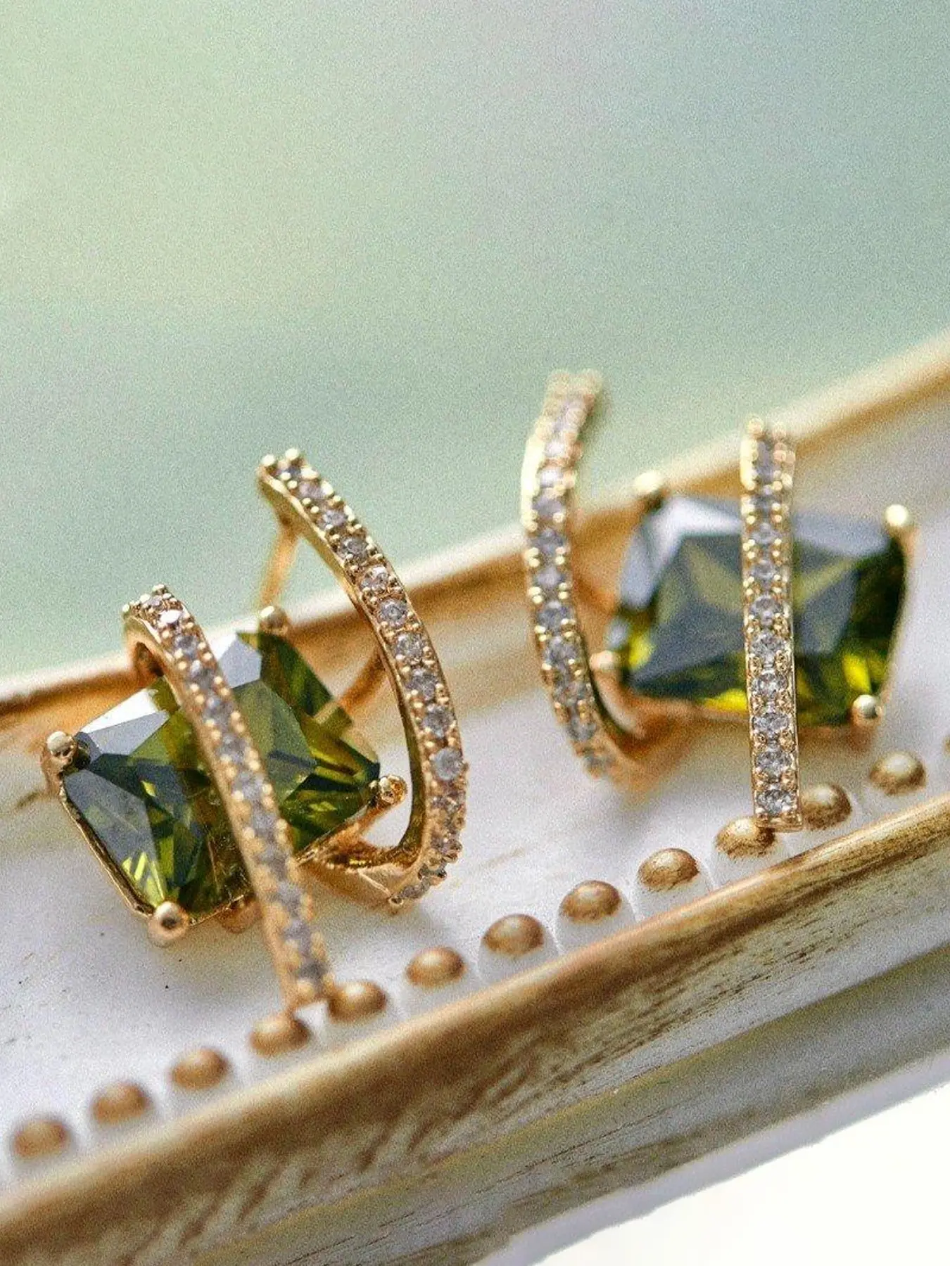 Elegant French Retro Geometric Olive Zircon Fashionable Earrings, Stylish Party Jewelry, Perfect Gift for Women, Versatile Daily Wear, Fashionable Accessories