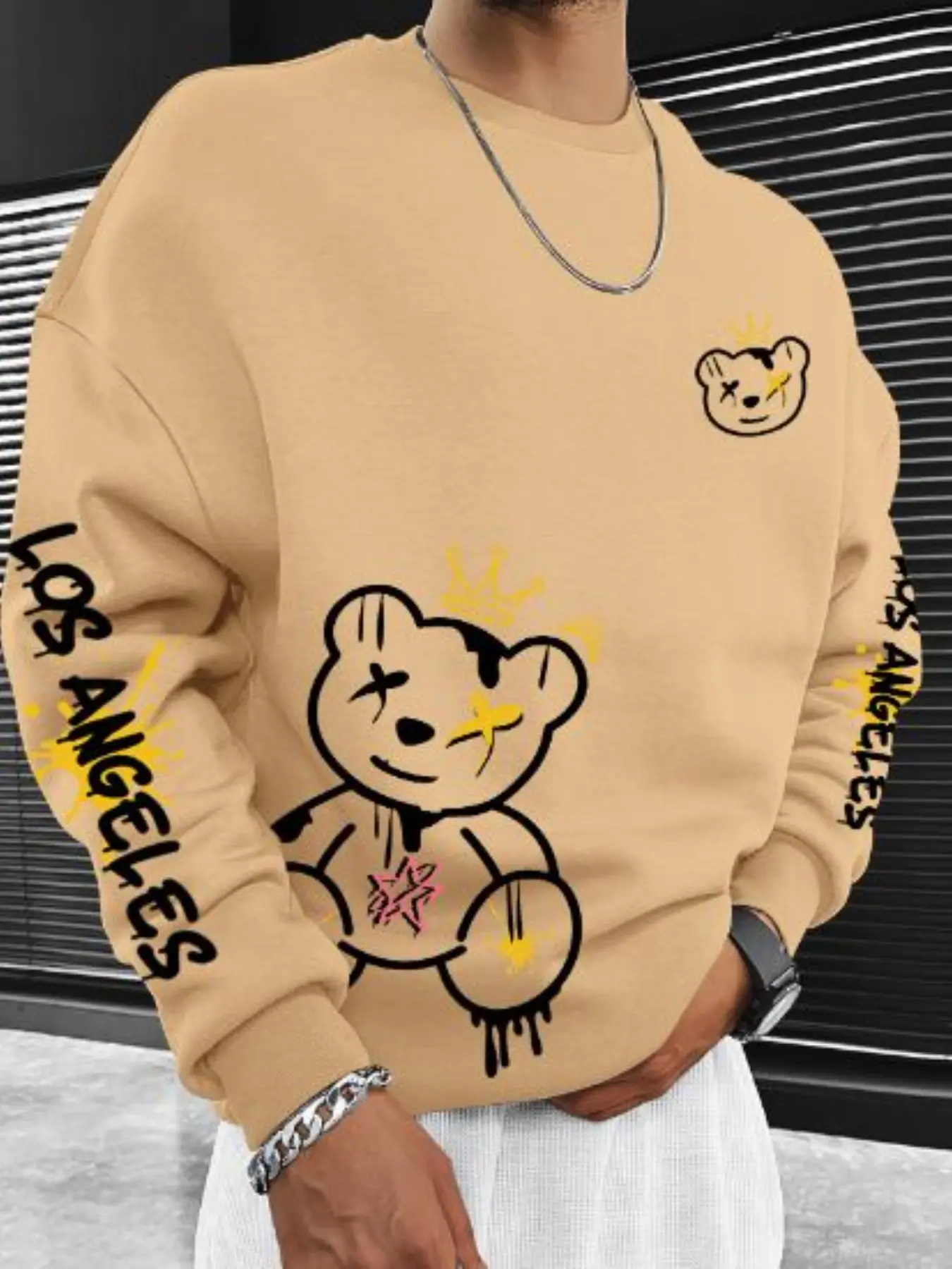 Men's Round Neck Sweatshirt, Bear and Los Angeles Graffiti Letter Creative Print, Casual Fitted Long Sleeve Top for Spring & Fall