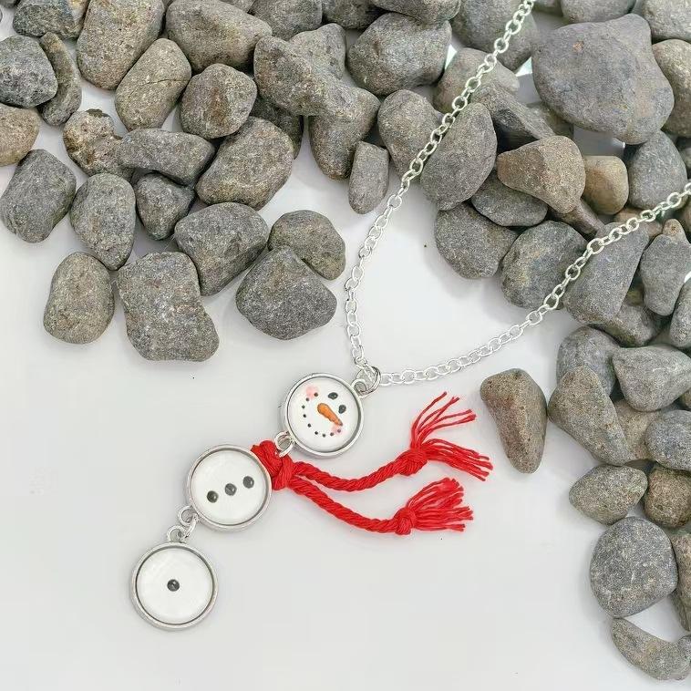 Cute Snowman Necklace with Button Pendant – Christmas Sweater Chain, Unique Winter Clavicle Necklace