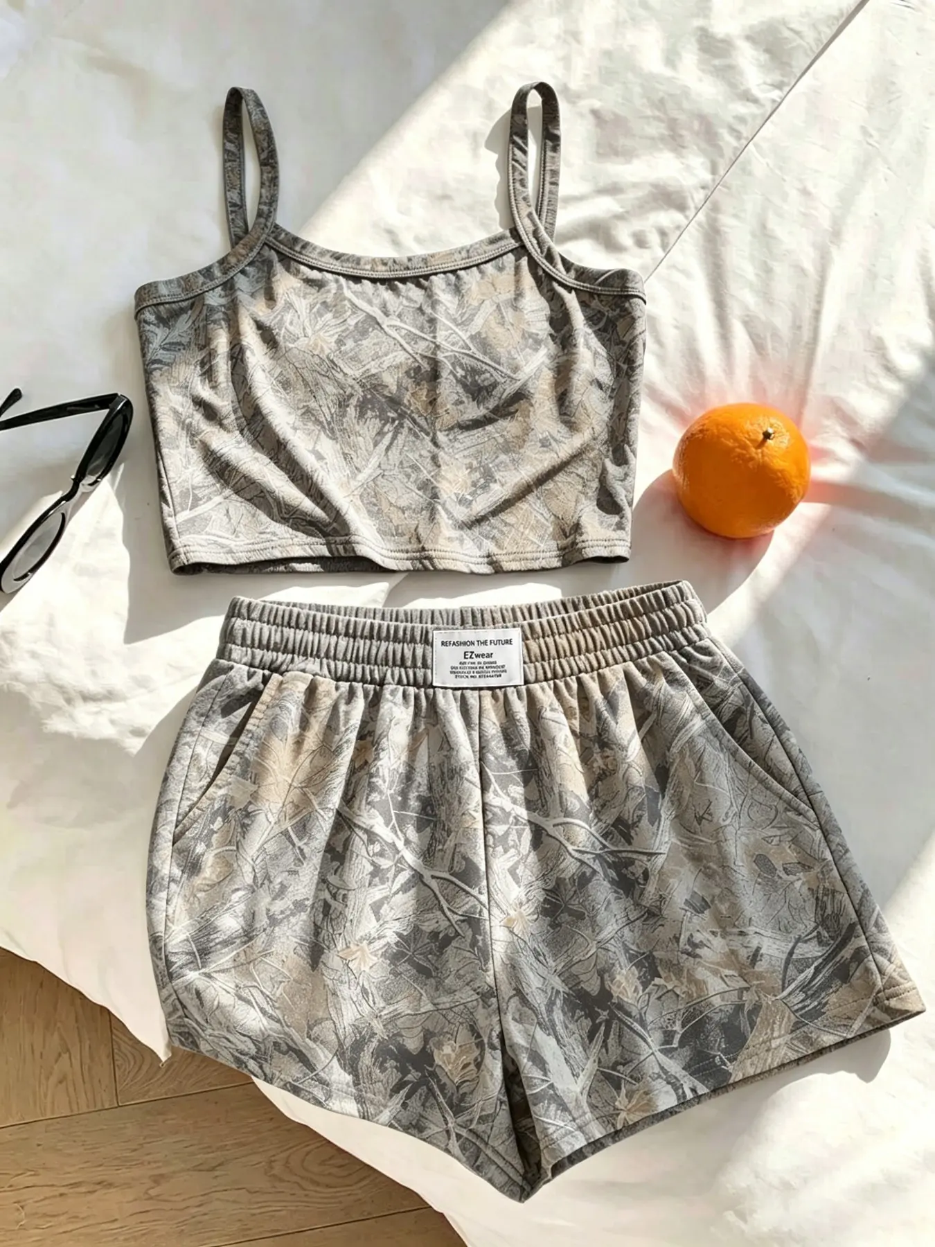 Women's summer two-piece short set, summer matching set, camouflage slim fit slim sleeveless camisole Crop Top short vest with withered tree leaves+drawstring/waist tag side pocket casual short sports pants, trendy outdoor and home hot girl outfit