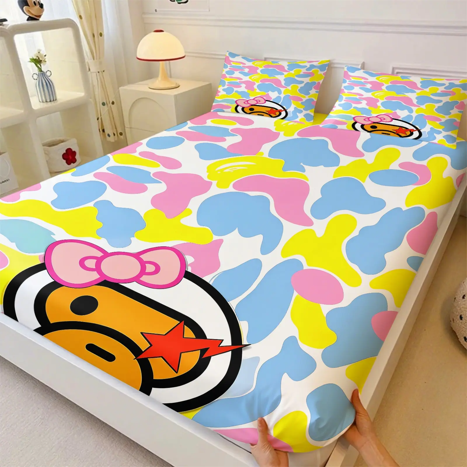 Trendy Ape Head Bow Cartoon Fitted Sheet Set, 1 Fitted Sheet ＆ 2 Pillowcases without Core, Full Wrap Anti‑Slip Mattress Cover, Five‑Pointed Star Camouflage Print Fashion Bedsheet for Bedroom, Anti-wrinkle Skin-friendly, All Seasons Use