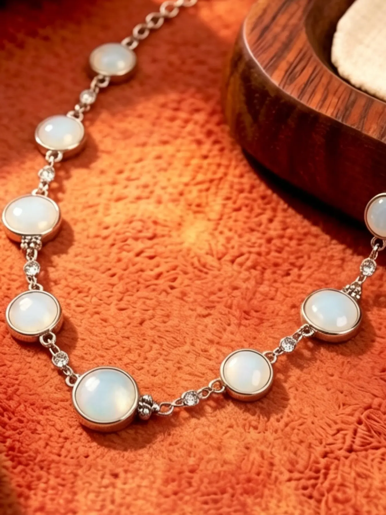 A silver toned gradient moonstone bead necklace, creating a gentle and dreamy texture, suitable for daily commuting, dating, or light social occasions, easily paired with gentle style outfits, Dainty necklaces, Dainty Fashion Jewelry