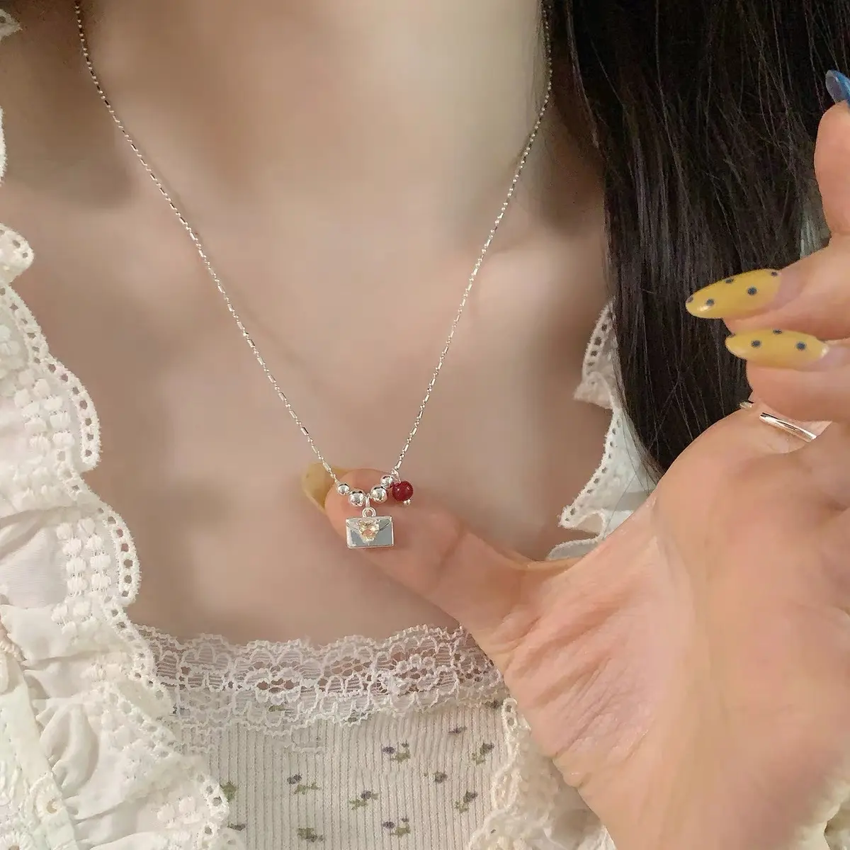 Metal Envelope Pendant Necklace for Girls, Cute Casual Clavicle Chain for School, Unique Female Fashion Jewelry (1pcs), Chain & Link