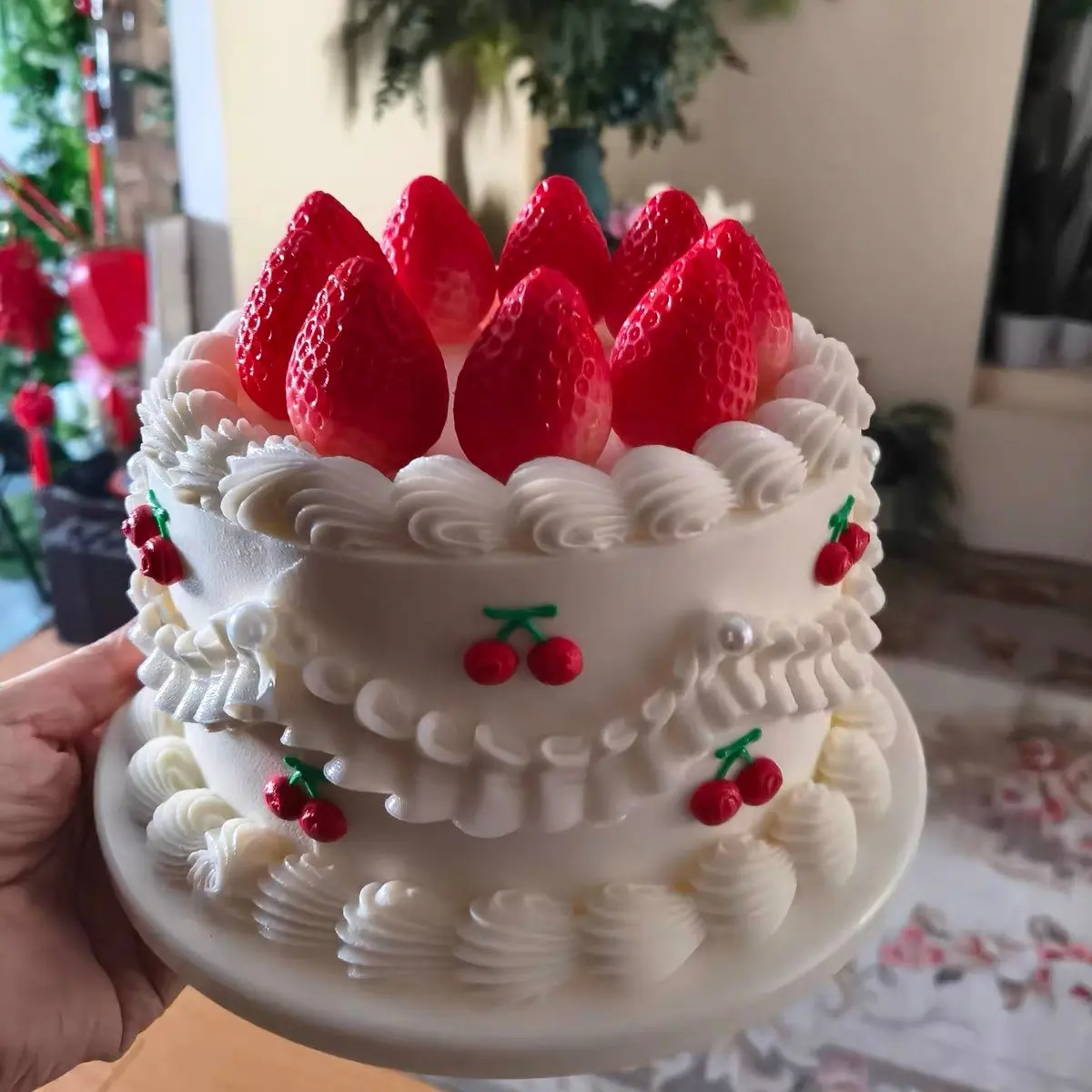 Fake Plastic Cake Model with Vintage Buttercream Piping, Simulation Dessert Prop for Photoshoot, Store Window Display, Tabletop Decoration, Birthday Cake Decorations