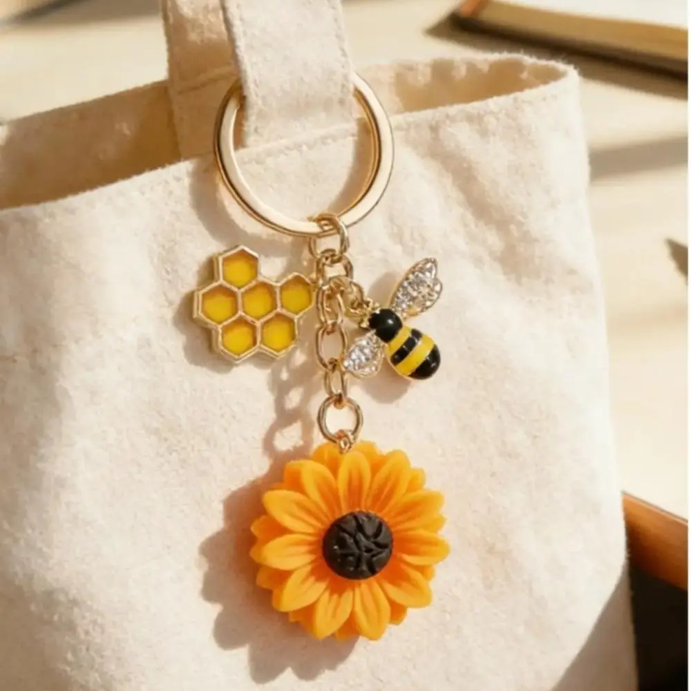 Sunflower Beehive Enamel Keychain, Cute Honeycomb Bag Charm for Teachers, Appreciation Gift for Back to School & Teacher's Day, Portable Keychain Charms & Twillies, One Size