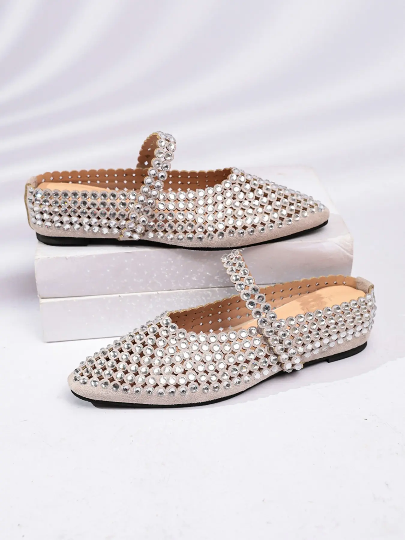Women's Breathable Rhinestone Pointed Toe Mules, Lightweight Low Heel Flashy Strappy Party Mule Sandals, Fashion PU Leather Rubber Sole