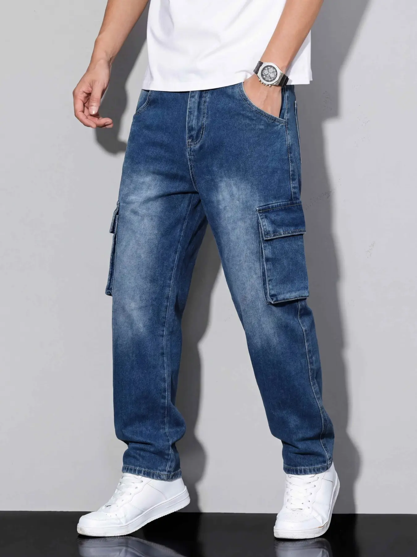 Men's Casual Blue Wide-Leg Relaxed Fit Jeans, High-Quality Fabric, Large Pockets, Multi-Process Design, Ideal for Daily Commute