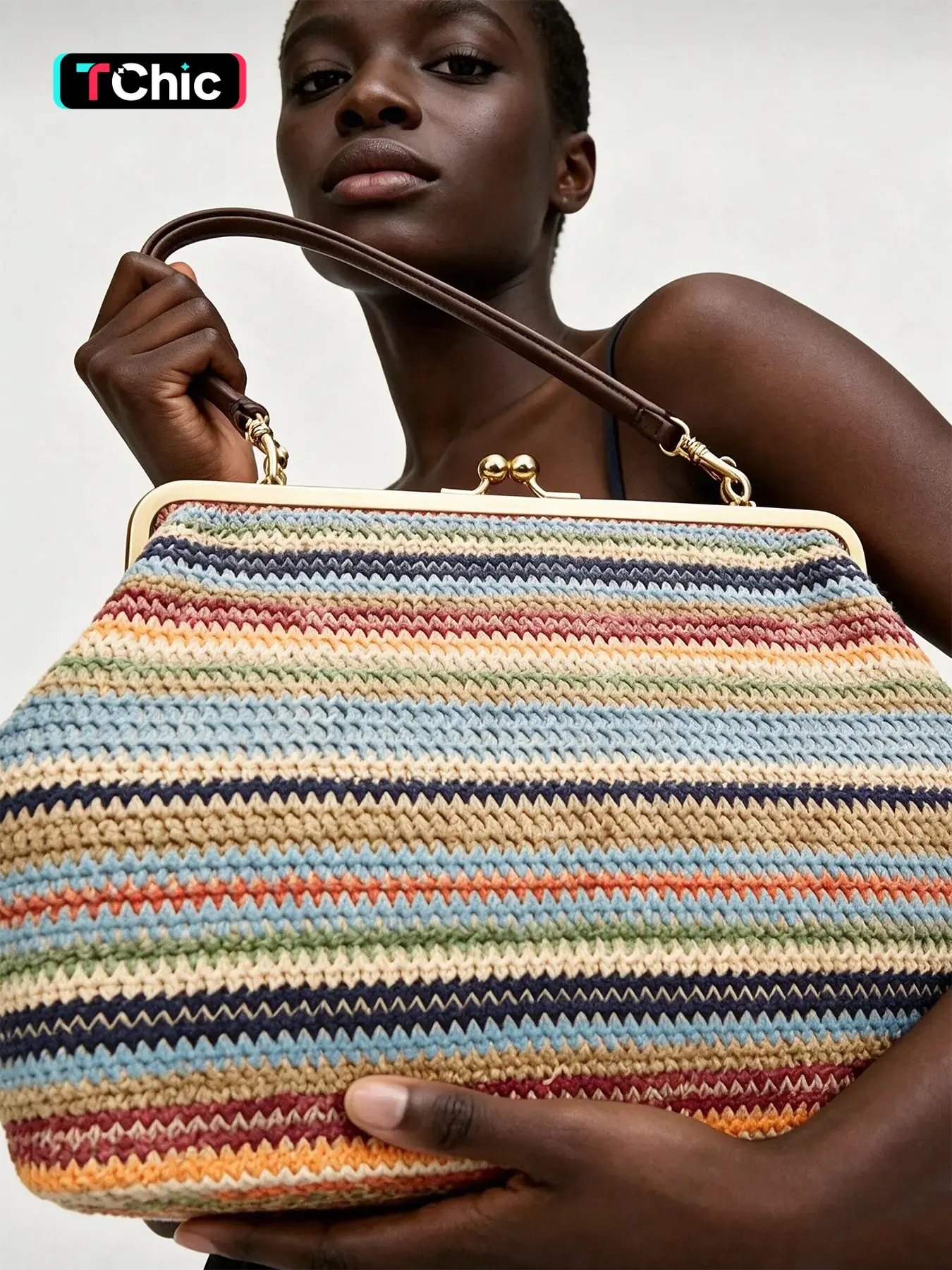 Women's Bohemian Shoulder Bag, Retro Frame Handbag, Retro Fashion Underarm Handbag, are ideal choices for beach travel, vacation outings, casual daily wear, and Bohemian style clothing matching