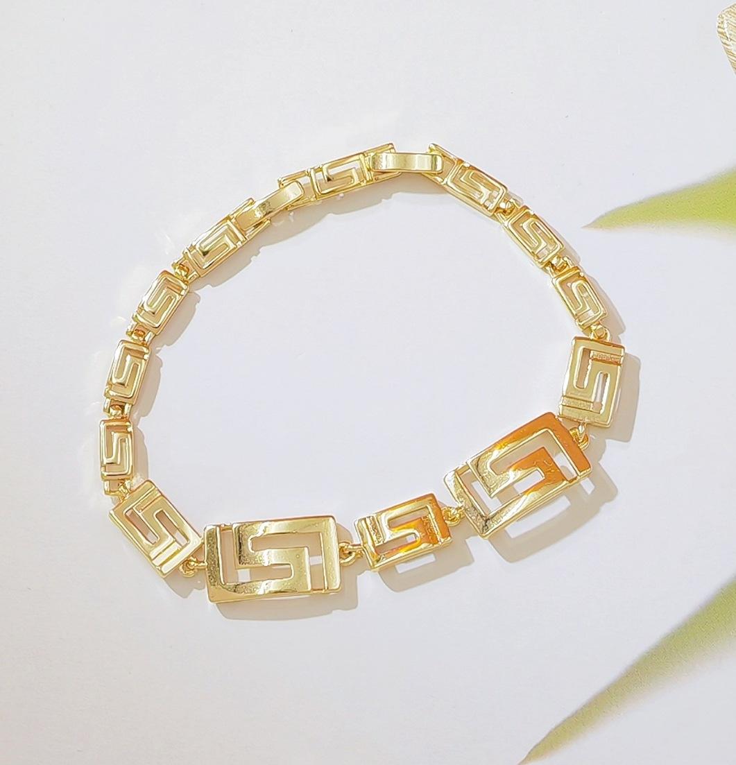 18K Gold Plated Chevron Geometric Link Bracelet for Women & Men, Vintage Retro Pattern Design, Minimalist Luxury Aesthetic Jewelry, Trendy Versatile for Daily Wear, Street Style & Parties