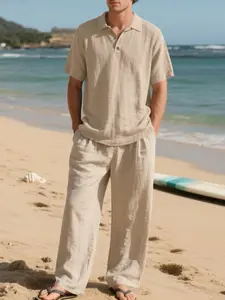 Natural linen texture of seaside vacation wear, with a laid-back and relaxed filter effect. Polo shirt and wide-leg pants - perfect for both vacation and daily wear.