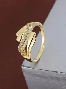 A personalized and unconventional design ring with artificial zirconia stones for ladies