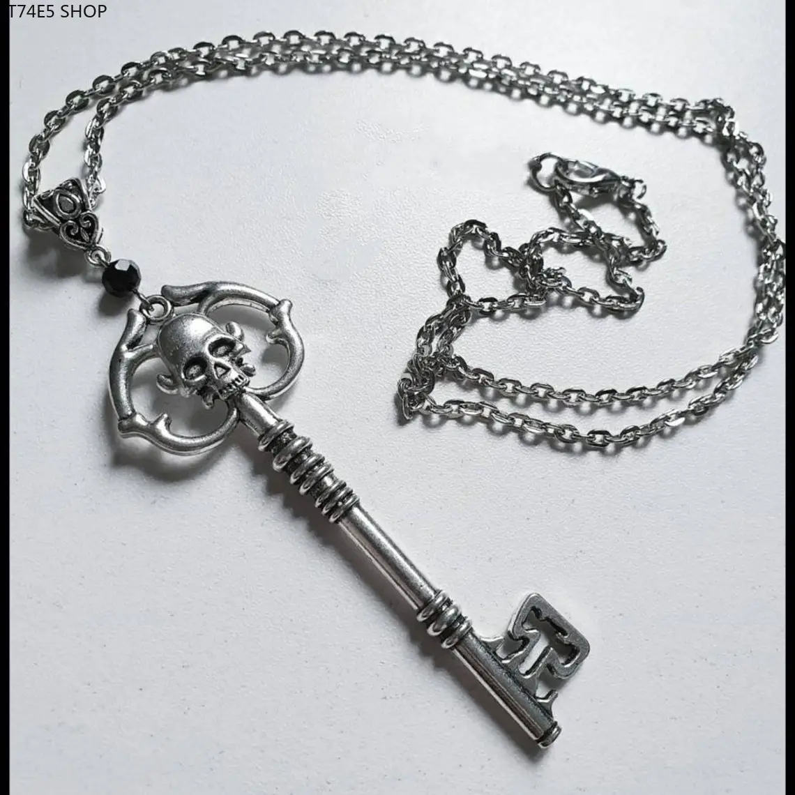 Hot Sale Gothic Antique Silver Skull Key Pendant Necklace With Crystal