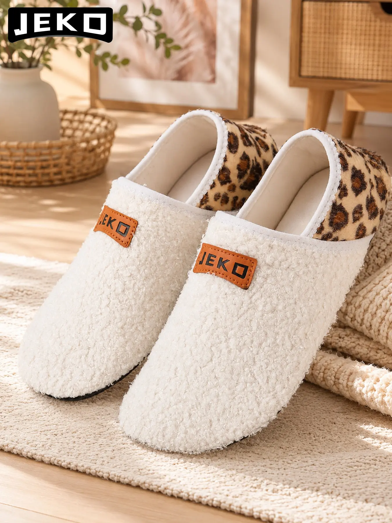 JEKO Women's Leopard Pattern Slippers, Thick Warm Inner Lining, Soft Non-Slip Sole, Ideal for Winter Indoor Fitness Yoga