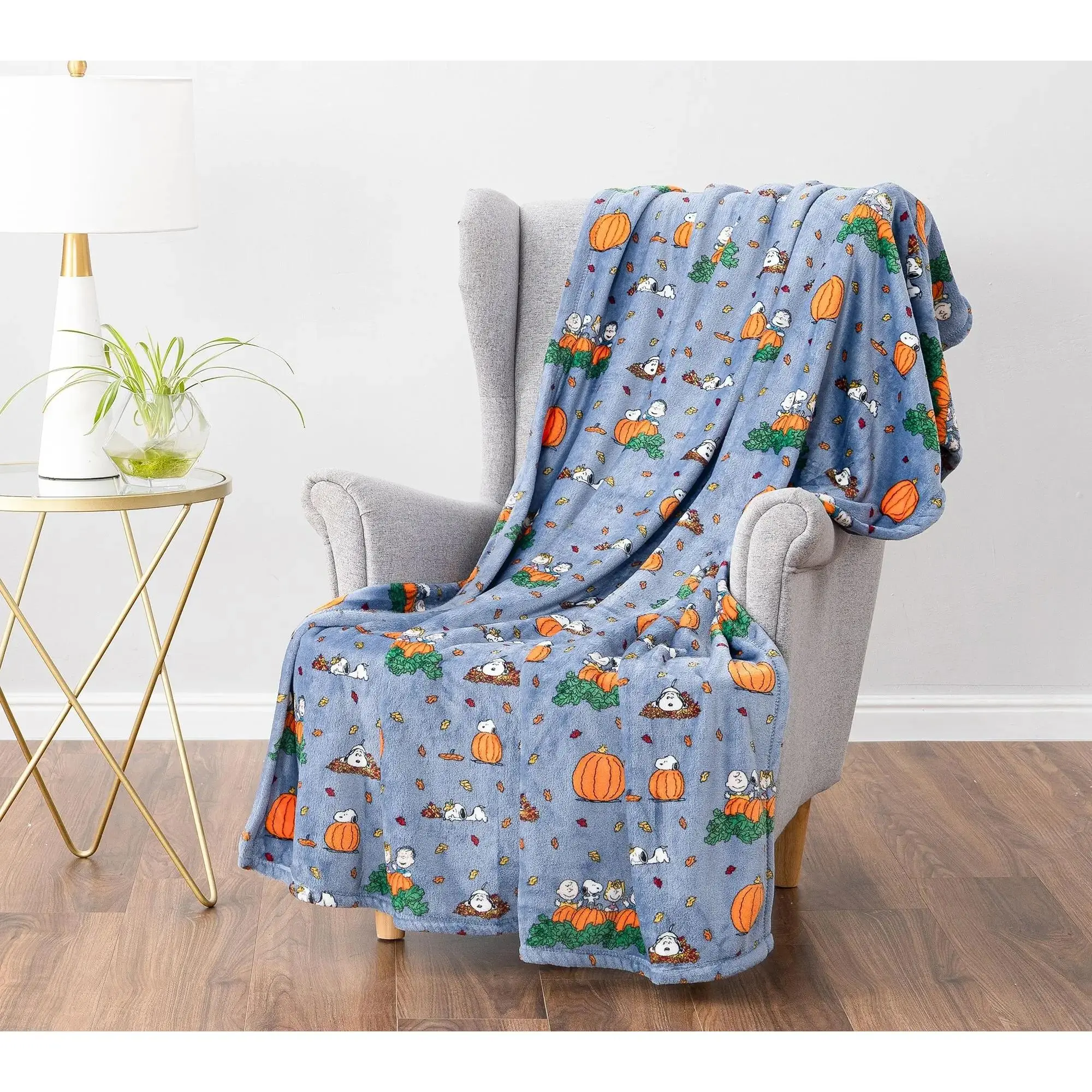 Berkshire Peanuts Halloween Plush 55x70 Throw