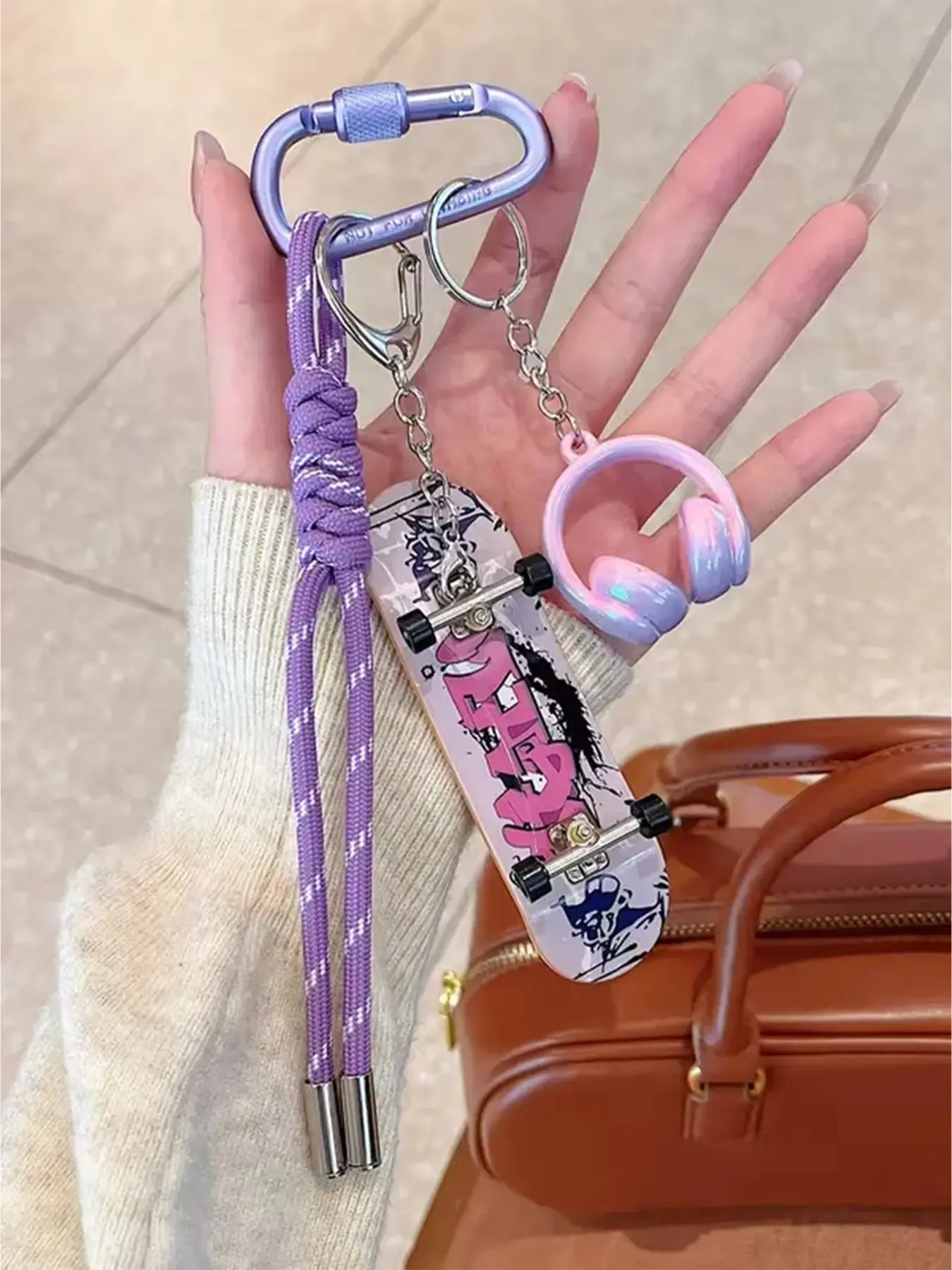 Hip-hop Skate Y2K Mini Finger Skateboard Keychain Graffiti Print Braided Strap Charm, Upgrade Dull Plain Skate Backpack & Avoid Generic Street Accessories, Dopamine Urban Indie Decor Sold Separately