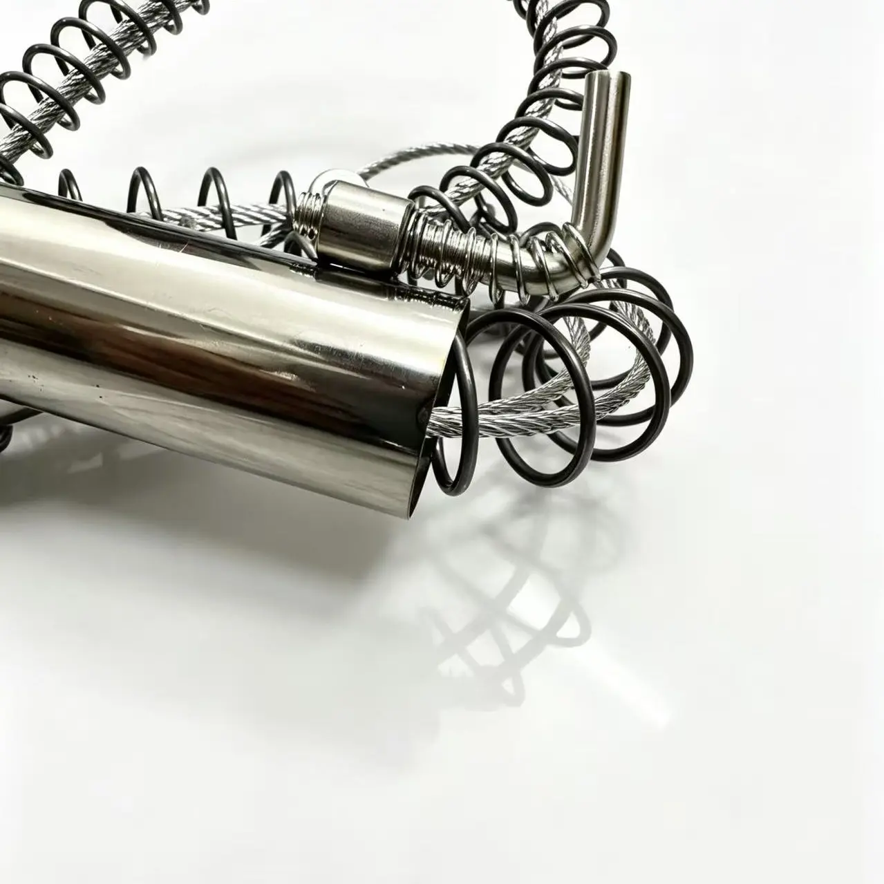 Universal Thickened Steel Wire Pipe Protection Sleeve, Easy Installation, Fits All Pipe Diameters, Versatile Pipeline Guard