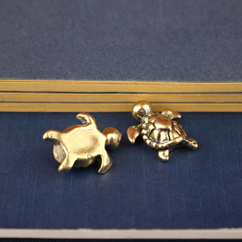 Brass Turtle Figurine Vintage Tortoise Statue Symbolizing Wealth Longevity And Luck Delicate Metal Craft For Desk Home Office And Car Decoration Practical Tea Pet With Auspicious Cultural Meaning And Exquisite Workmanship