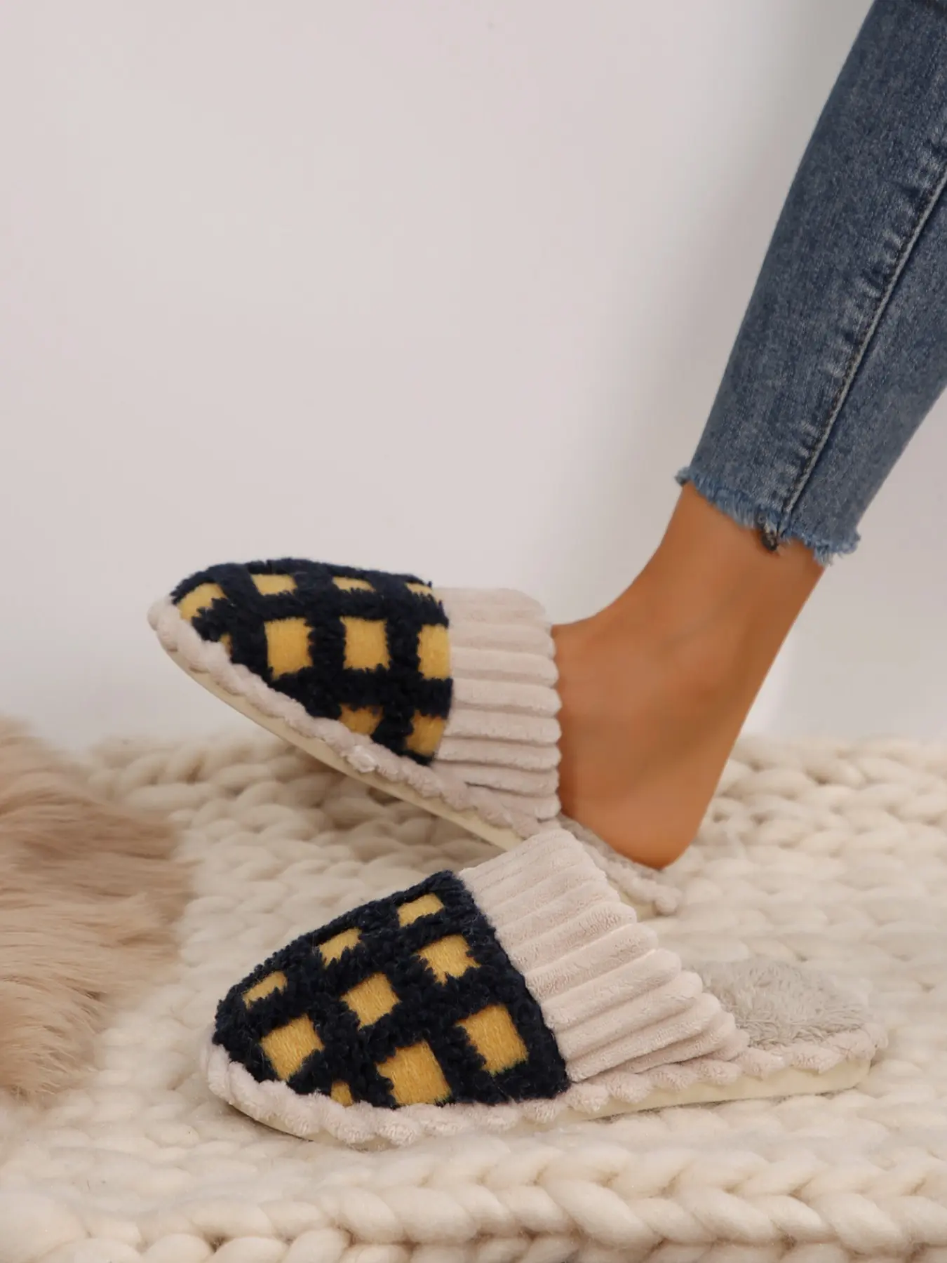 Checkered Curly Fleece Closed Toe Slippers, Vertical Striped Fleece Splicing Warm House Slides, Ruffle Edge Soft Fluffy Indoor Slippers For Women Autumn Winter