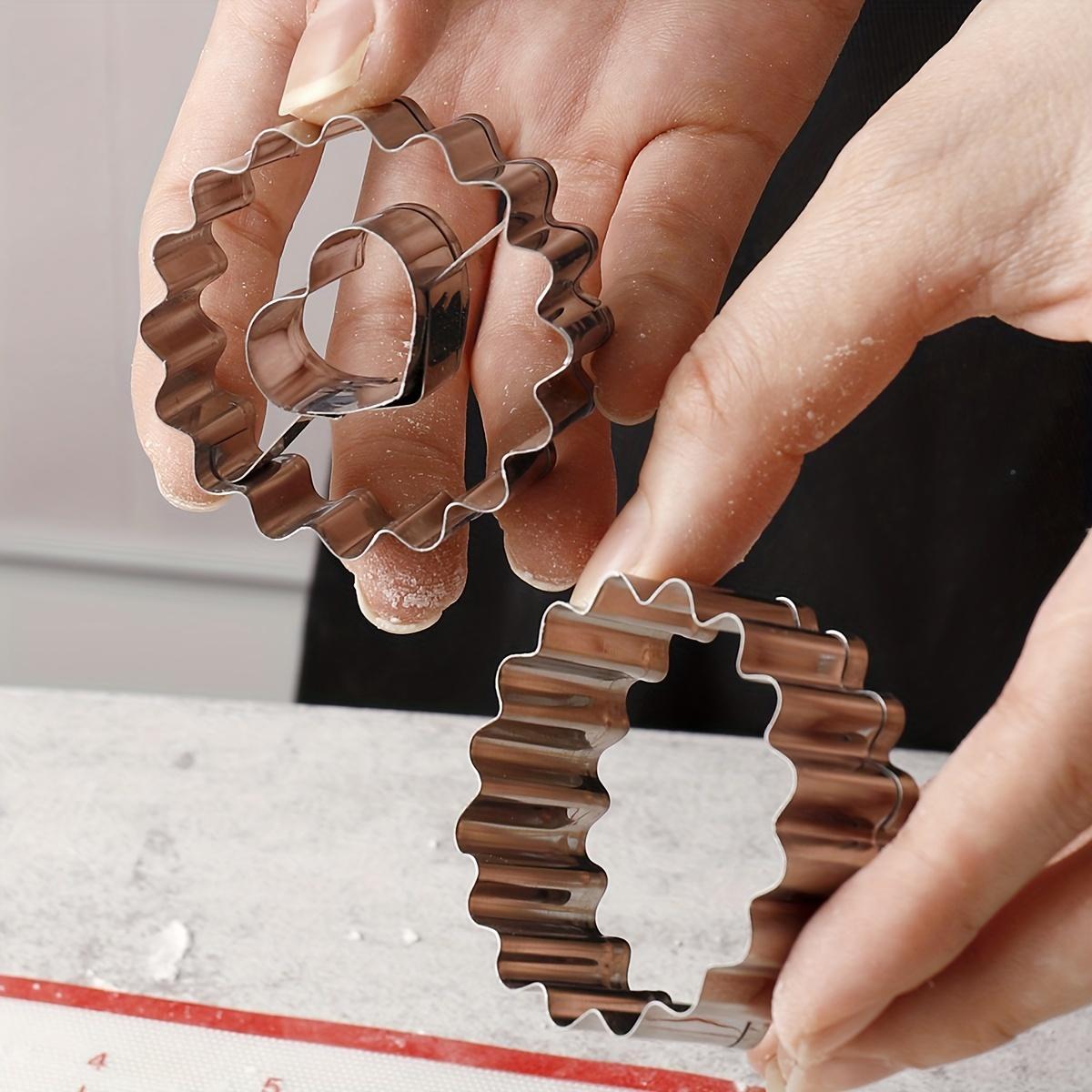 2pcs, Linzer Cookie Cutters, Stainless Steel Pastry Cutter, Sauce Jam Biscuit Molds, Baking Tools, Kitchen Accessories,