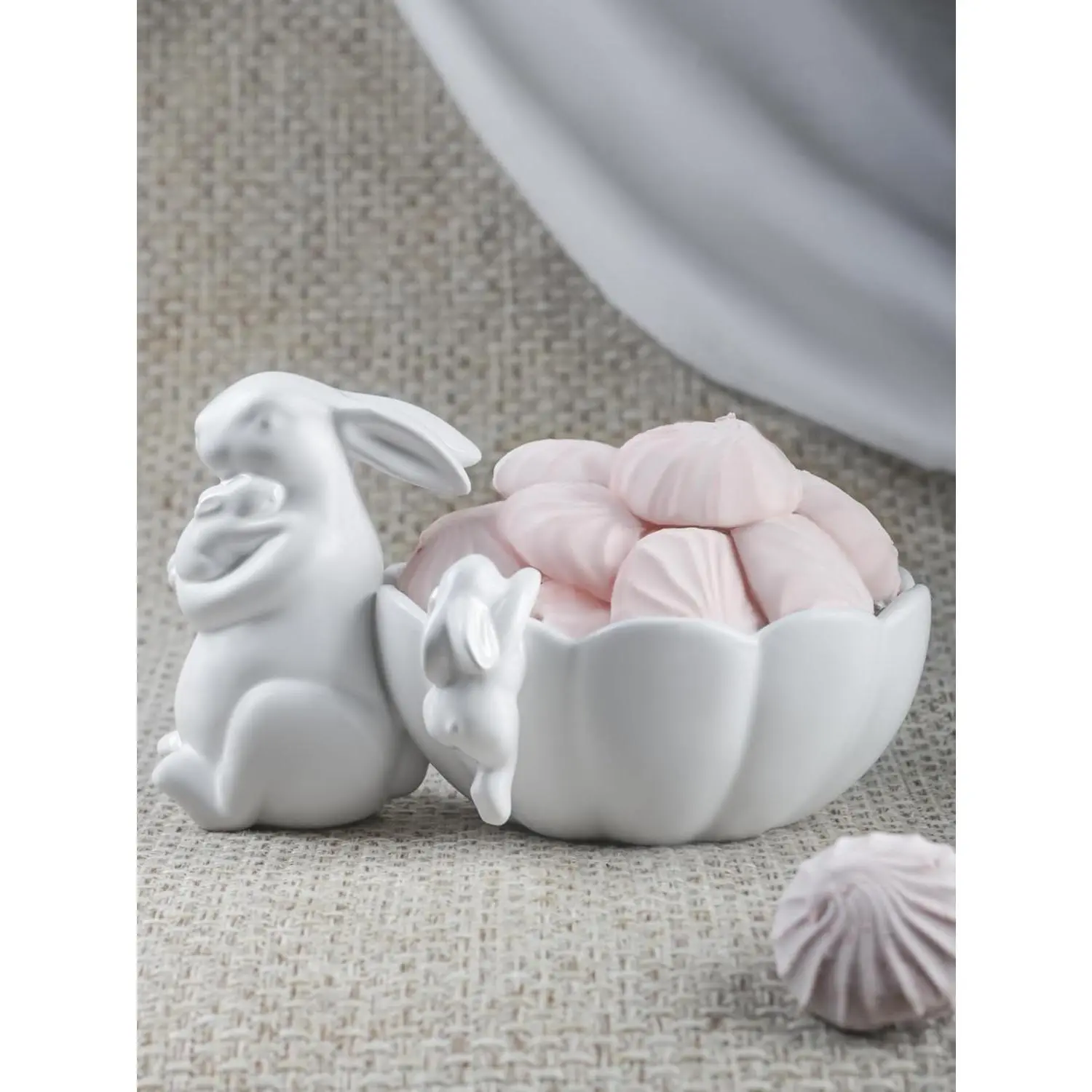 Mom Rabbit Cutie Bunnies Ceramic Candy Bowl - Bunny Platter Easter Dishes Tableware Candy Jar Egg Holder for Easter Home Decorations