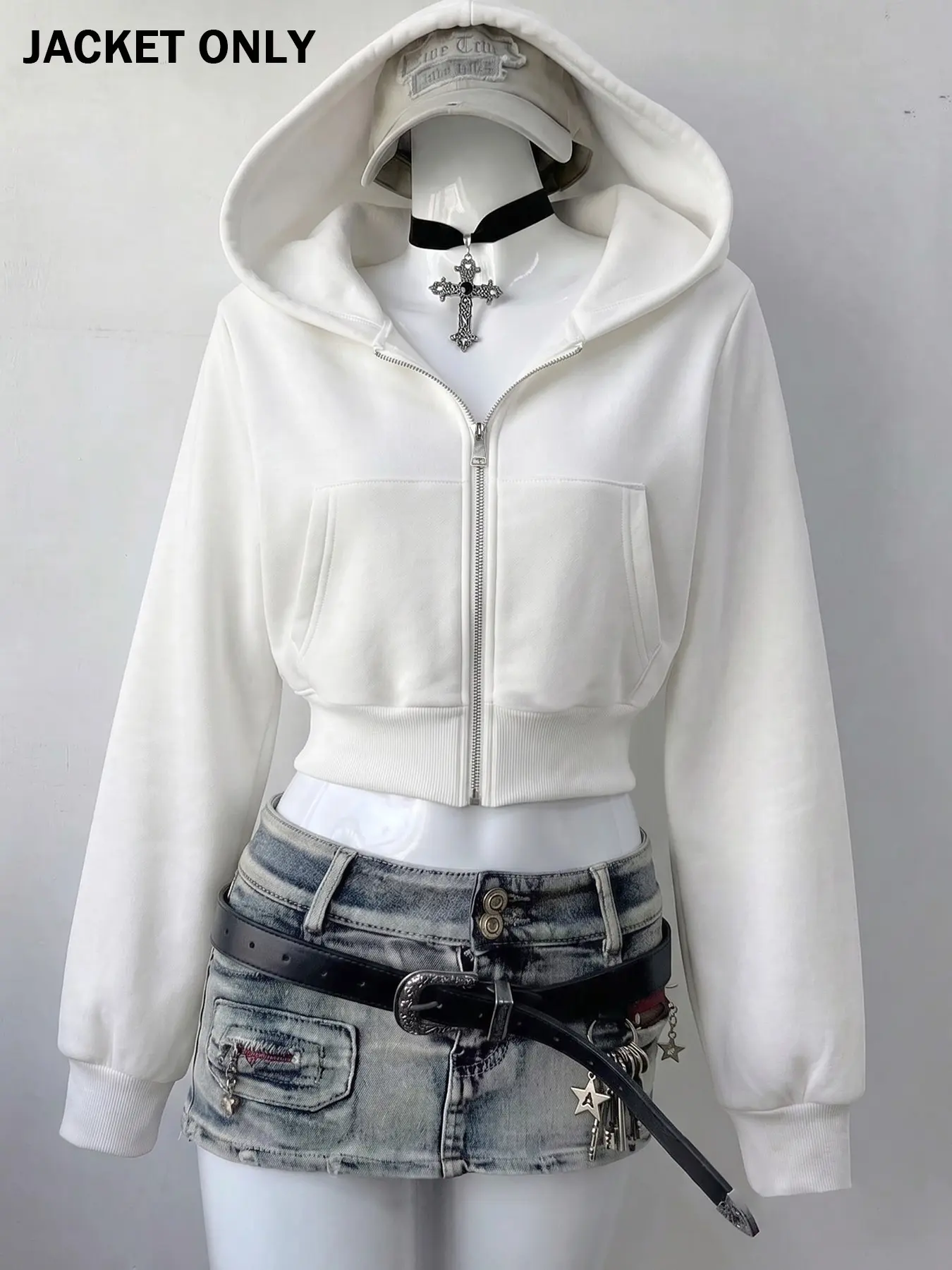 New autumn short zip-up white hoodie, a must-have for casual street style! Perfect for daily outings, coffee meetups, concerts, and weekend errands. A stylish basic layering jacket #hoodie #croppedhoodie #womenshoodie