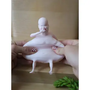 ReneeDough, a soft and cuddly sensory toy that relieves stress and anxiety, brings you fun and a unique tactile experience the Themugly Doll, containing slow-release gel for an ultimate squeezing experience. (Mole hair-free) Slime sponge.
