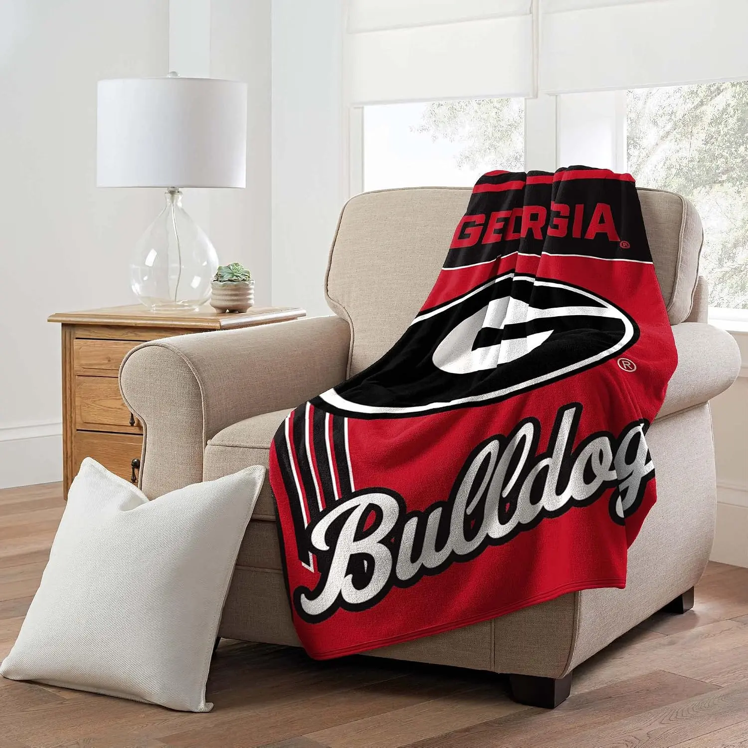 Northwest Georgia Bulldogs Microfiber Throw Blanket - Soft Flannel, Warm, Portable Lightweight, Multi-purpose for Bedroom, Travel, Ideal Birthday Holiday Gift for Family