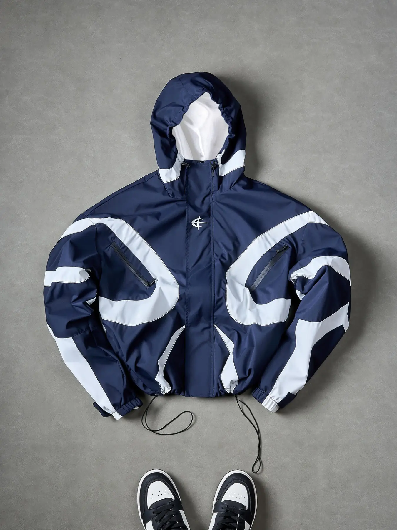 2026 New Men Y2K Streetwear Color Block Hooded Windbreaker Jacket, Fashionable Jacket, Geometric Contrast Panel Techwear Coat Adjustable Drawstring Hem Zip Pocket Lightweight Windproof Outerwear Black Navy Light Gray Multi Colors Available